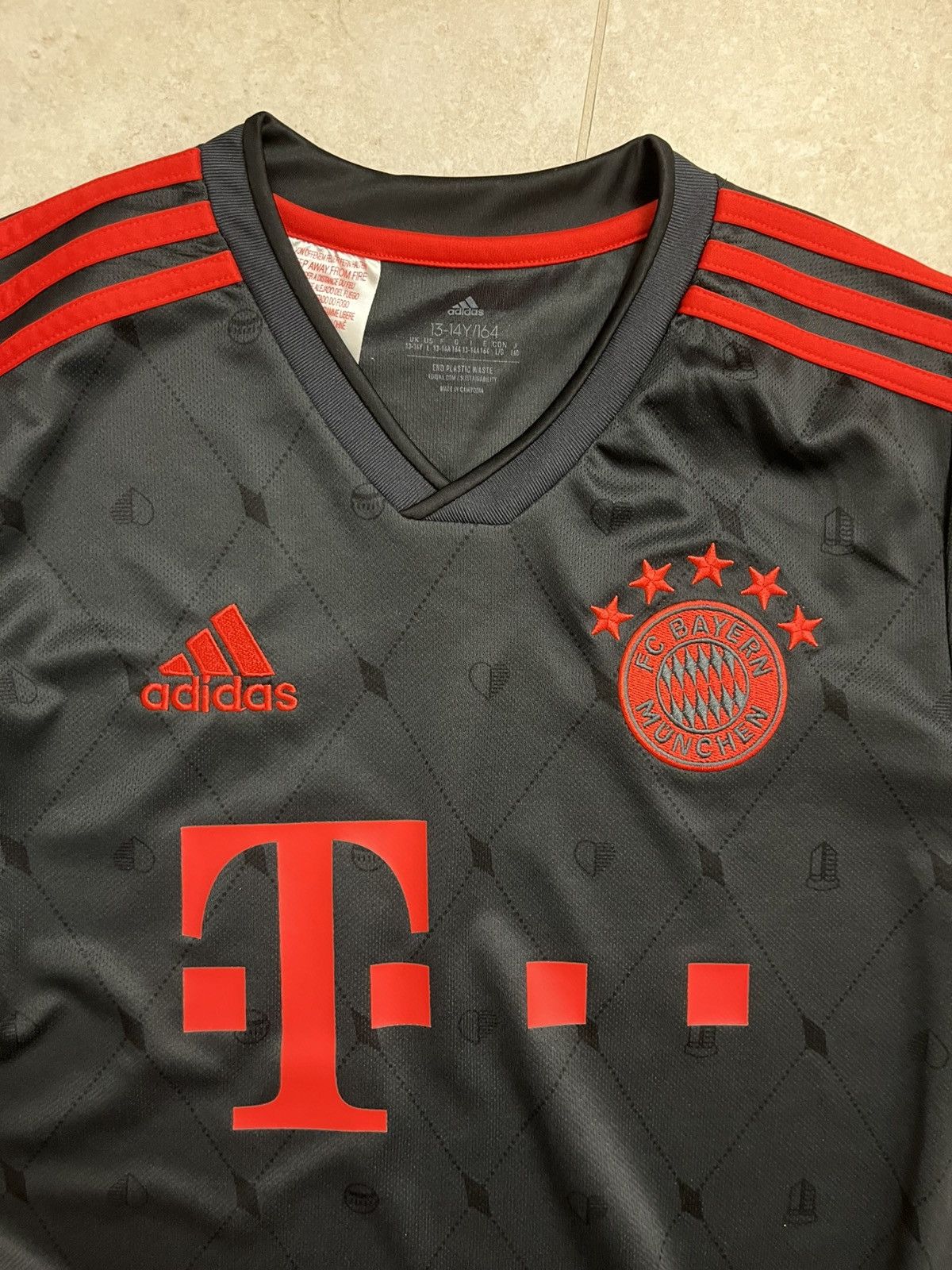Adidas Bayern Munich 2022/23 Third kit Black and red Size US S / EU 44-46 / 1 - 6 Thumbnail