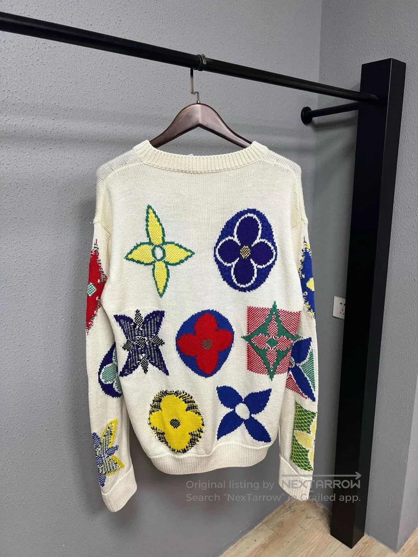 Louis Vuitton Louis Vuitton Classic Colorful Oversized Sweater. Size L / US 10 / IT 46 - 2 Thumbnail