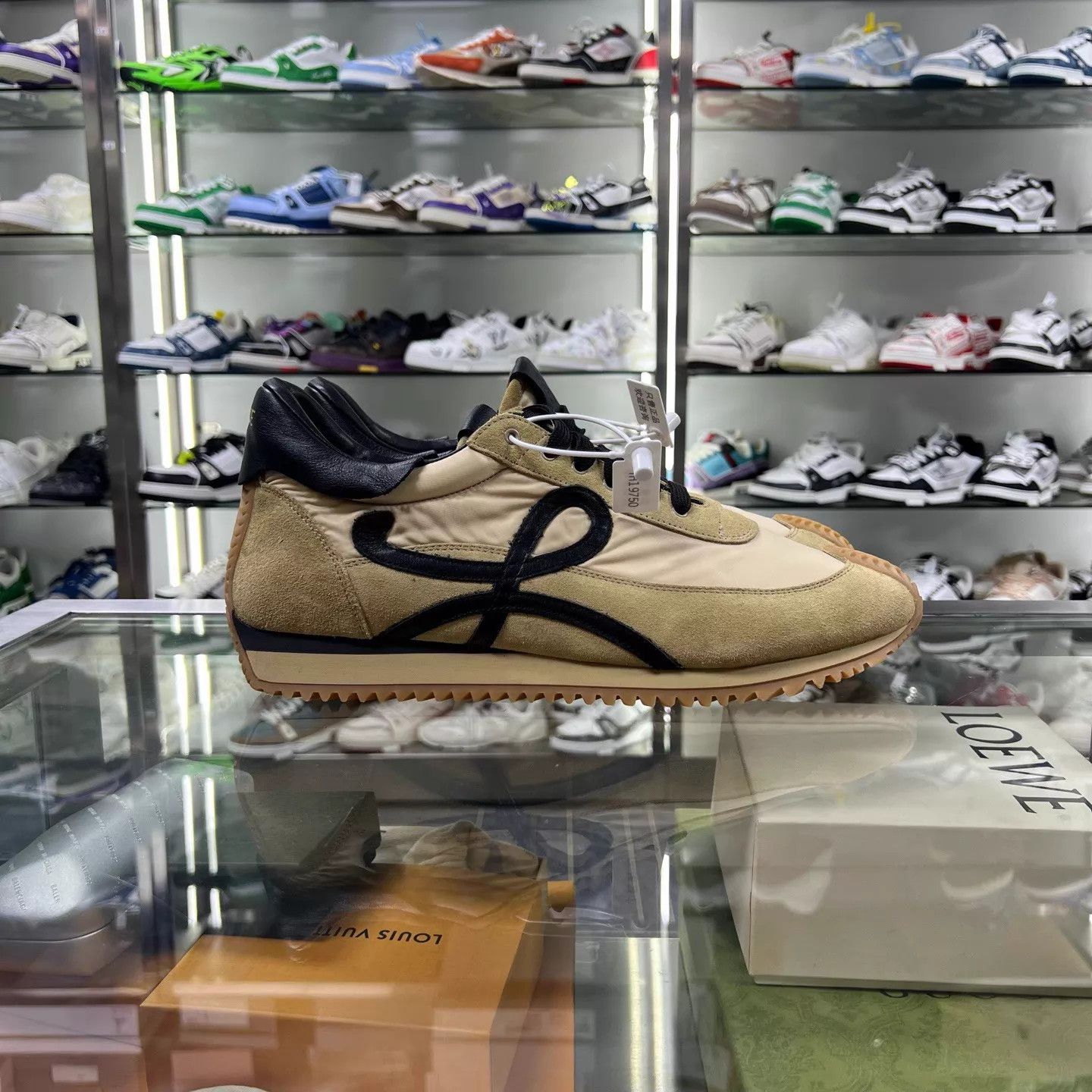 Louis Vuitton LOEWE Flow Runner Suede Brown 44 Size US 11 / EU 44 - 2 Thumbnail