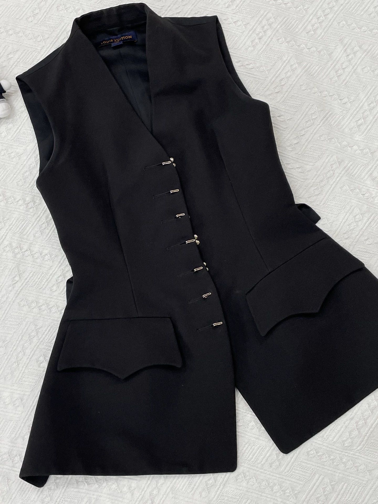 Louis Vuitton LV Black Vest Fr36 Size XS / US 0-2 / IT 36-38 - 1 Thumbnail