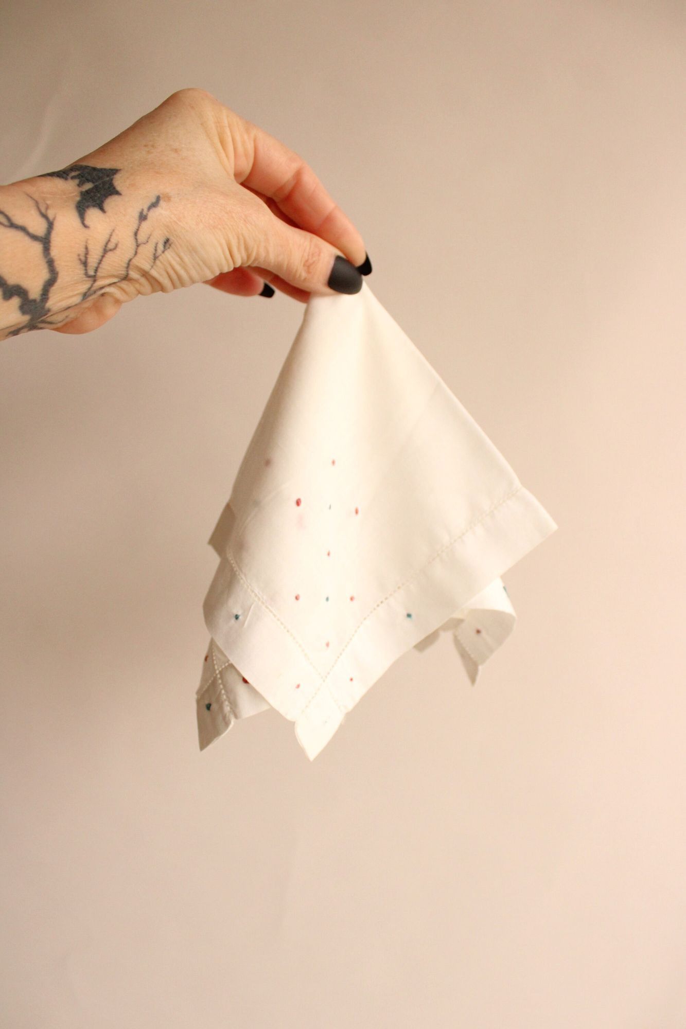 Vintage Vintage Handkerchief, White Linen with Pink and Blue Swiss D Size ONE SIZE - 3 Thumbnail
