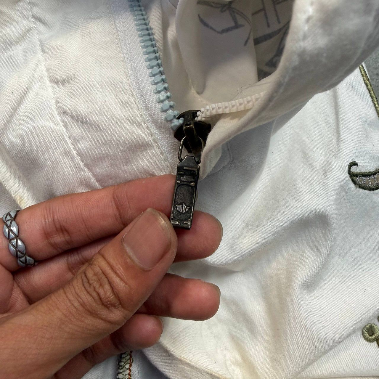 Maharishi Maharishi White Zip Shirt Embroidered Leaf Design Size US S / EU 44-46 / 1 - 16 Thumbnail