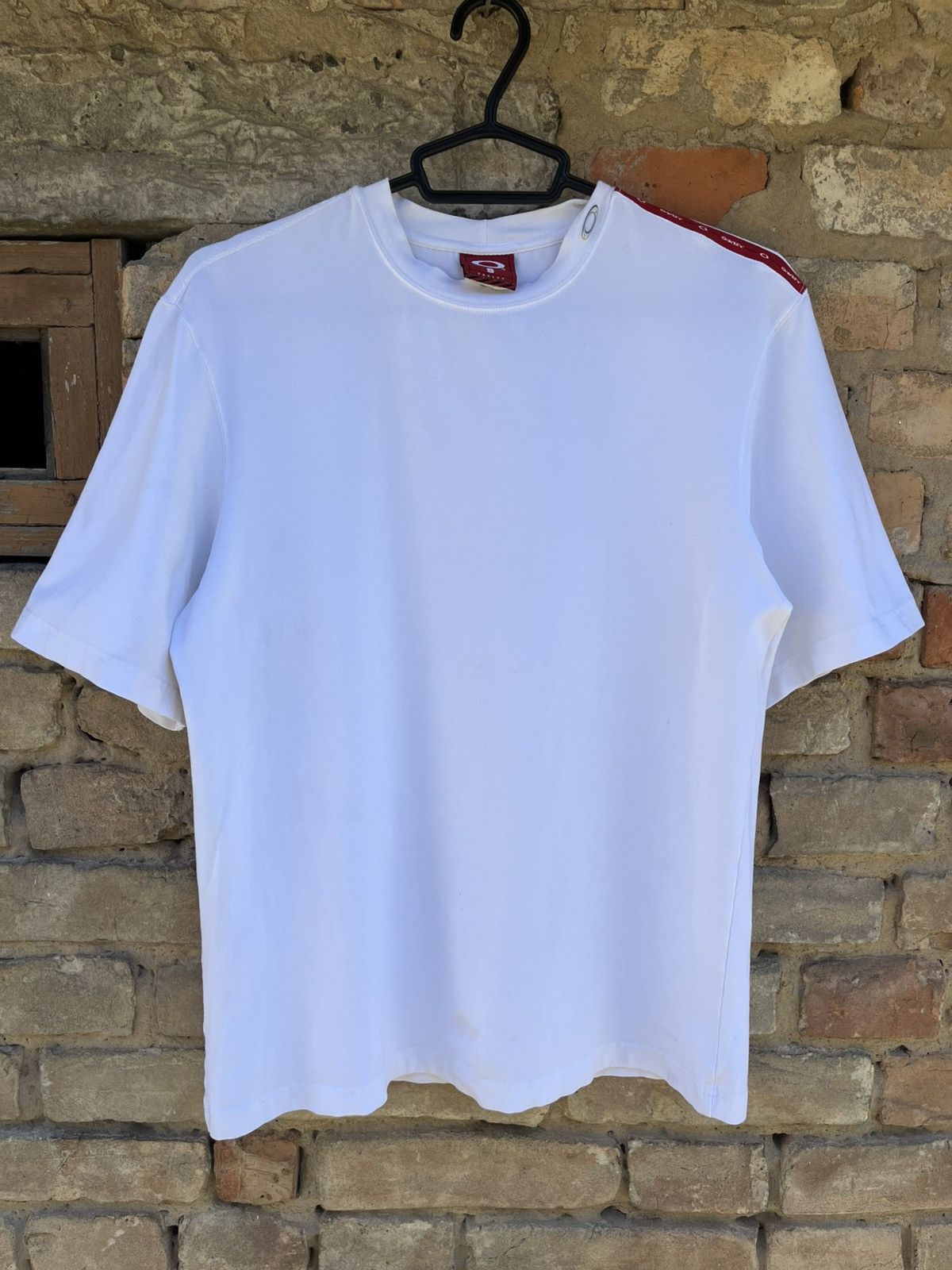 Oakley × Vintage Vintage Oakley Distressed Metal Logo T- Shirt Tee Y2K Size US S / EU 44-46 / 1 - 1 Thumbnail