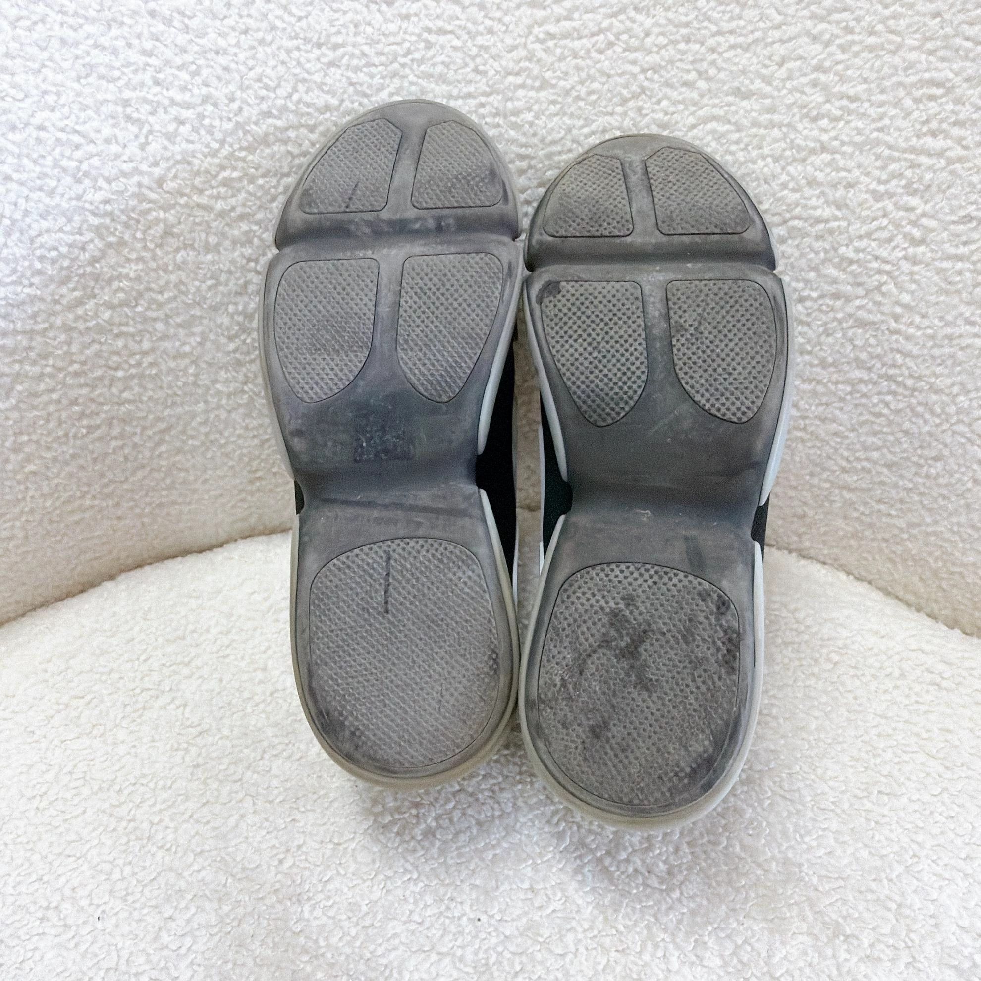 Prada Prada Black Sneaker Size 35 Size US 4.5 / IT 34.5 - 6 Thumbnail