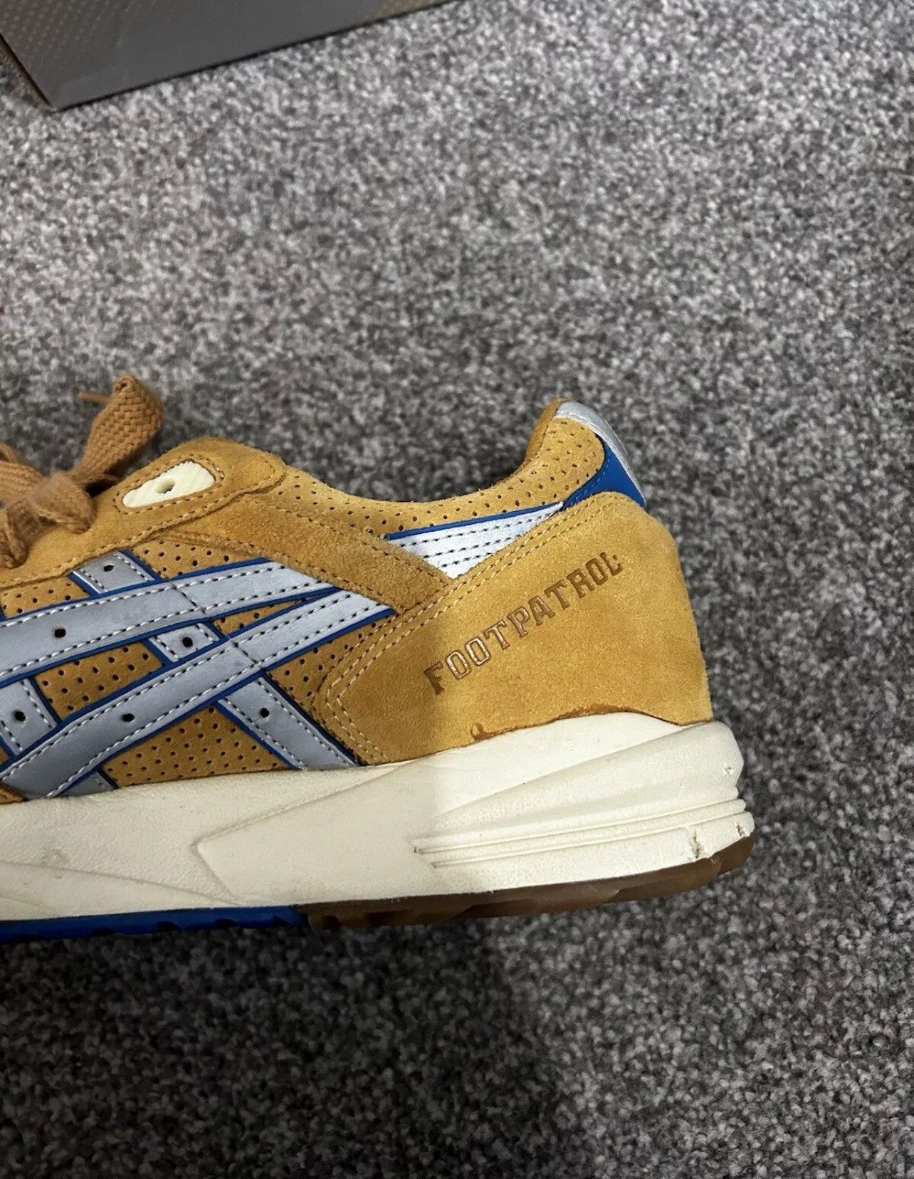 Asics Asics Foot Patrol Gel Saga 2012 Authentic. Uk Size 8. Size US 9 / EU 42 - 6 Thumbnail