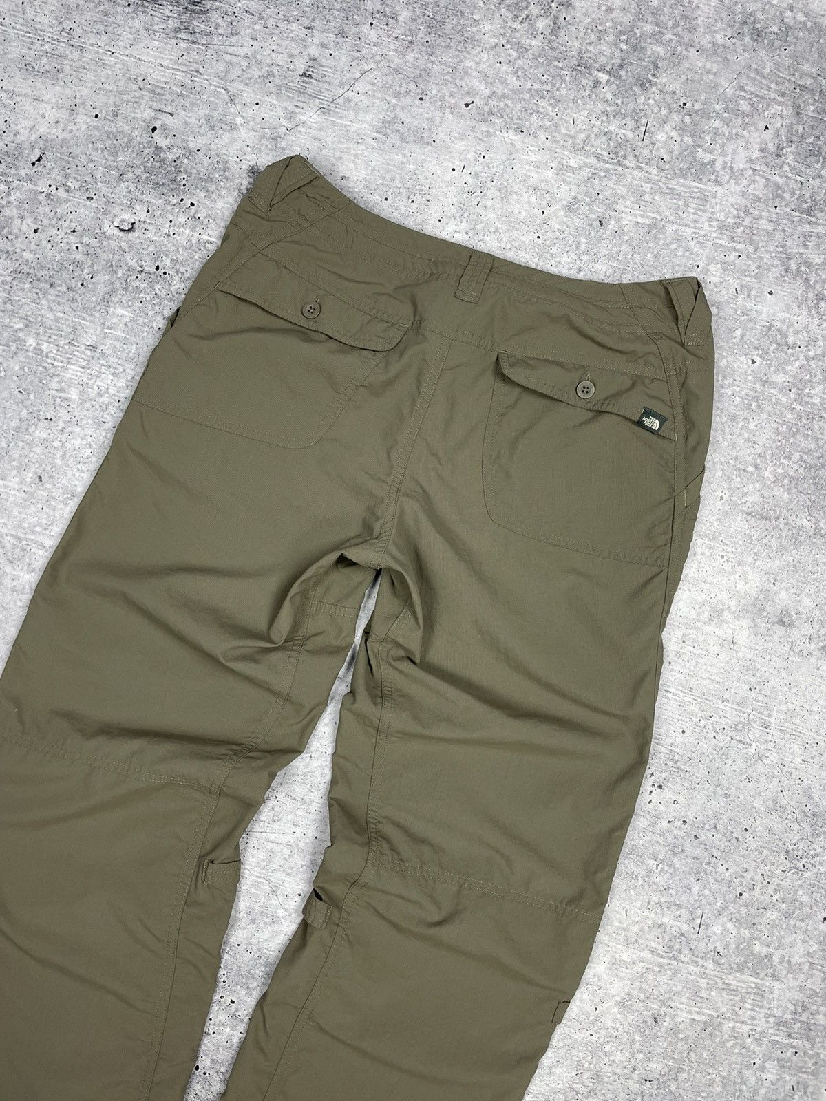 The North Face Vintage The North Face Y2K Style Tracking Outdoor Pants Size US 30 / EU 46 - 18 Thumbnail