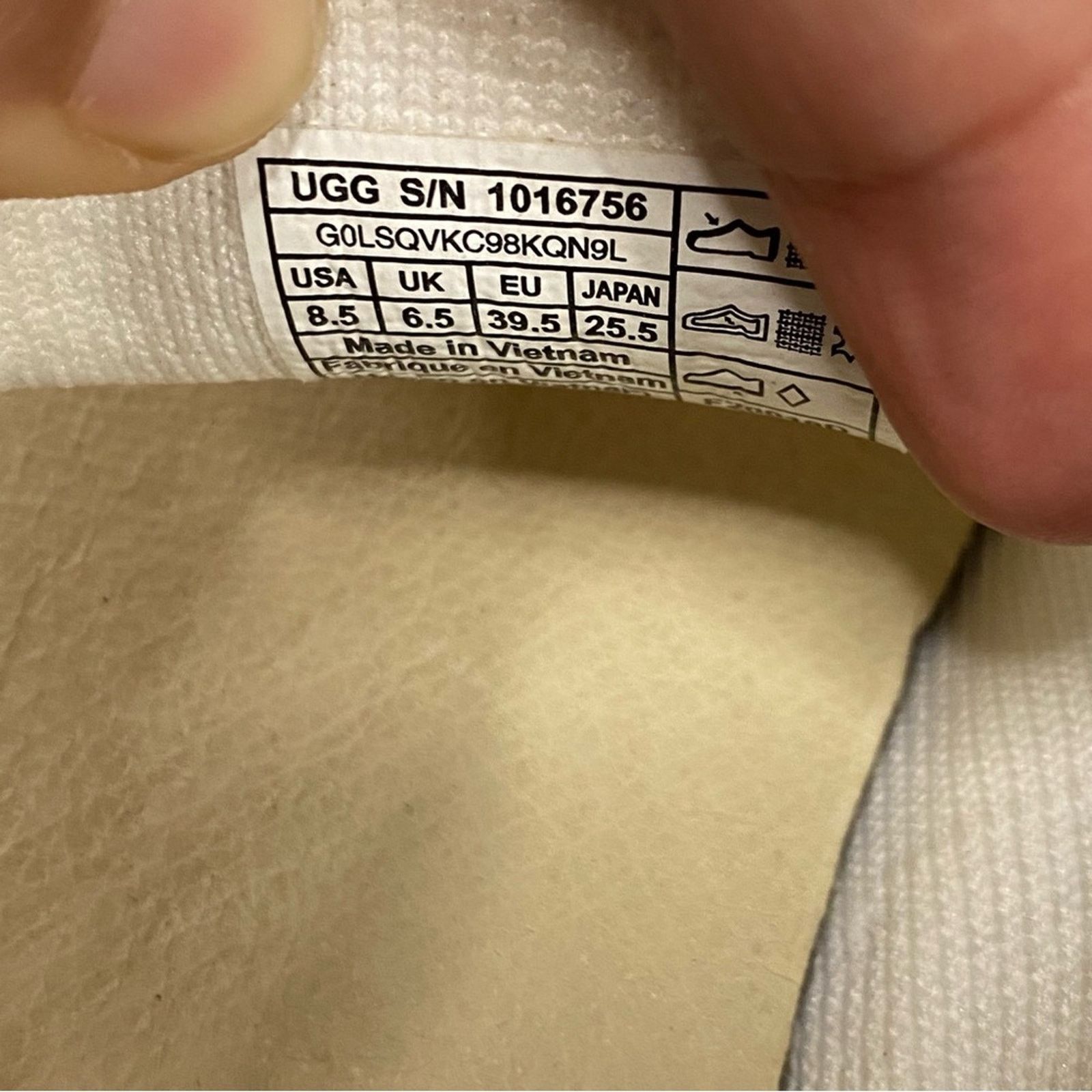 Ugg Ugg Australia Sammy Chevron Sneaker White Slip On Size 7.5 Size US 7.5 / IT 37.5 - 9 Thumbnail