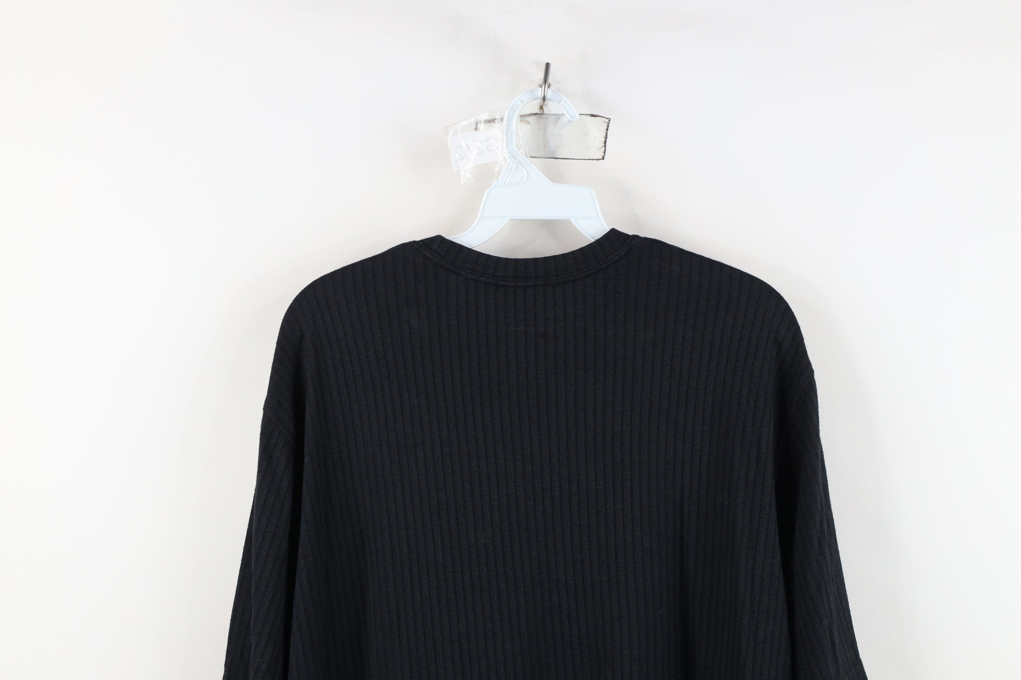 Vintage Vintage 90s Streetwear Knit Short Sleeve T-Shirt Black Size US M / EU 48-50 / 2 - 14 Thumbnail