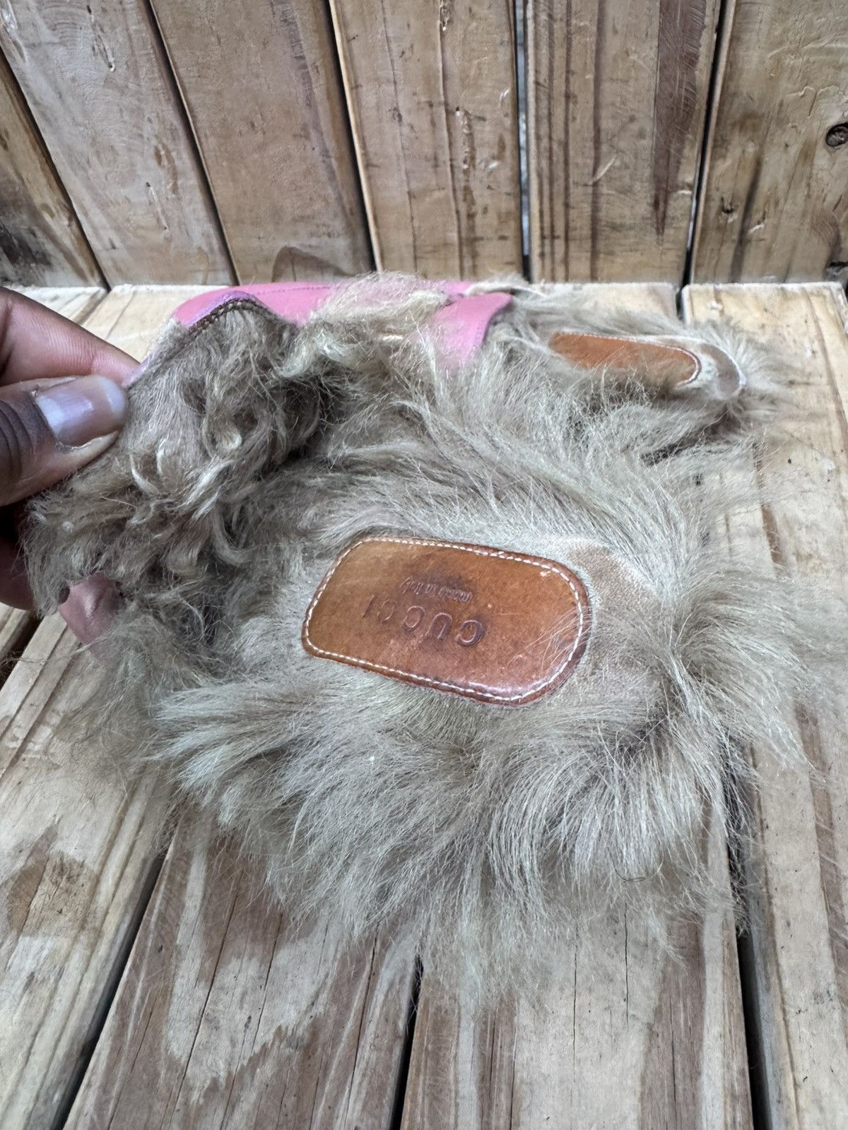 Gucci Gucci shearling Fur pink women’s Mules sz EUR 36.5 US 6.5 Size US 6.5 / IT 36.5 - 18 Thumbnail