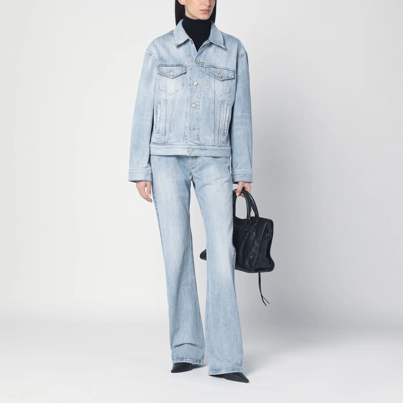 Balenciaga o1d2blof0426 Denim Jacket in Light Blue Size S / US 4 / IT 40 - 2 Thumbnail
