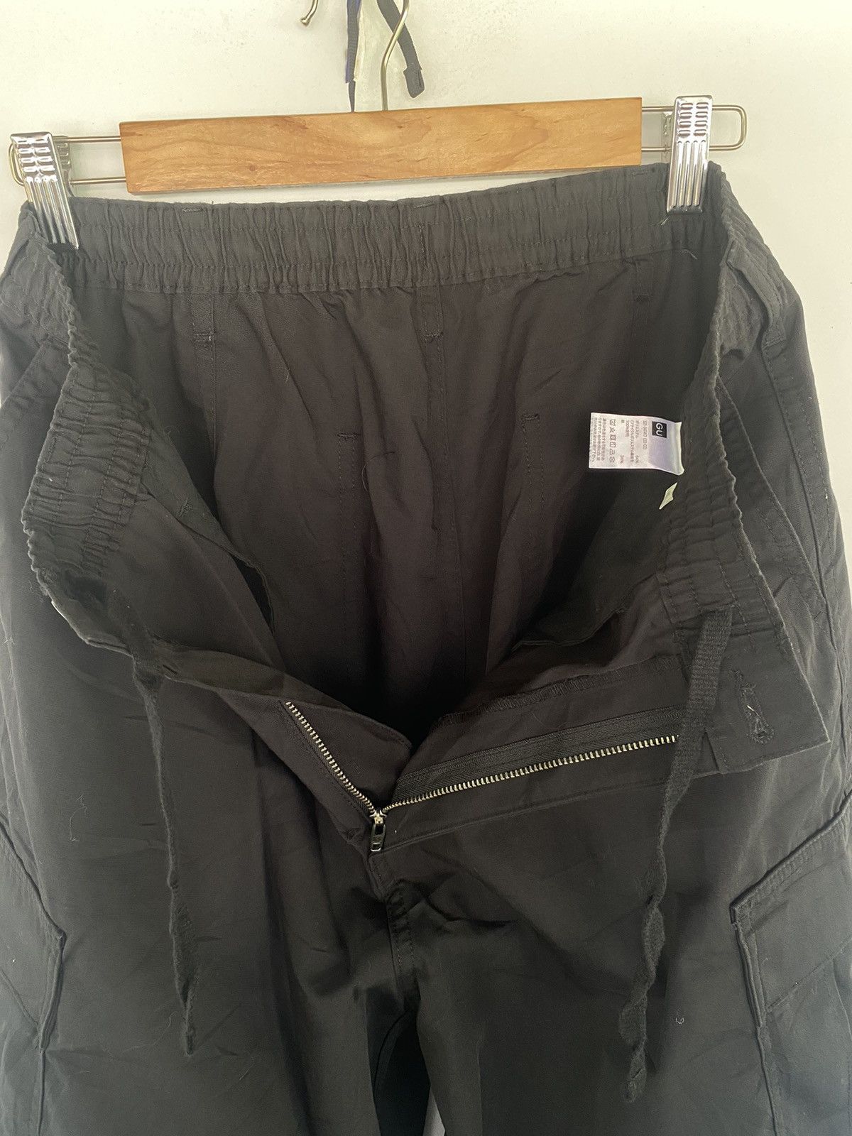 GU × Japanese Brand GU MultiPockets Utility Cargo Pants Outdoor Loose Trousers Size US 30 / EU 46 - 13 Thumbnail