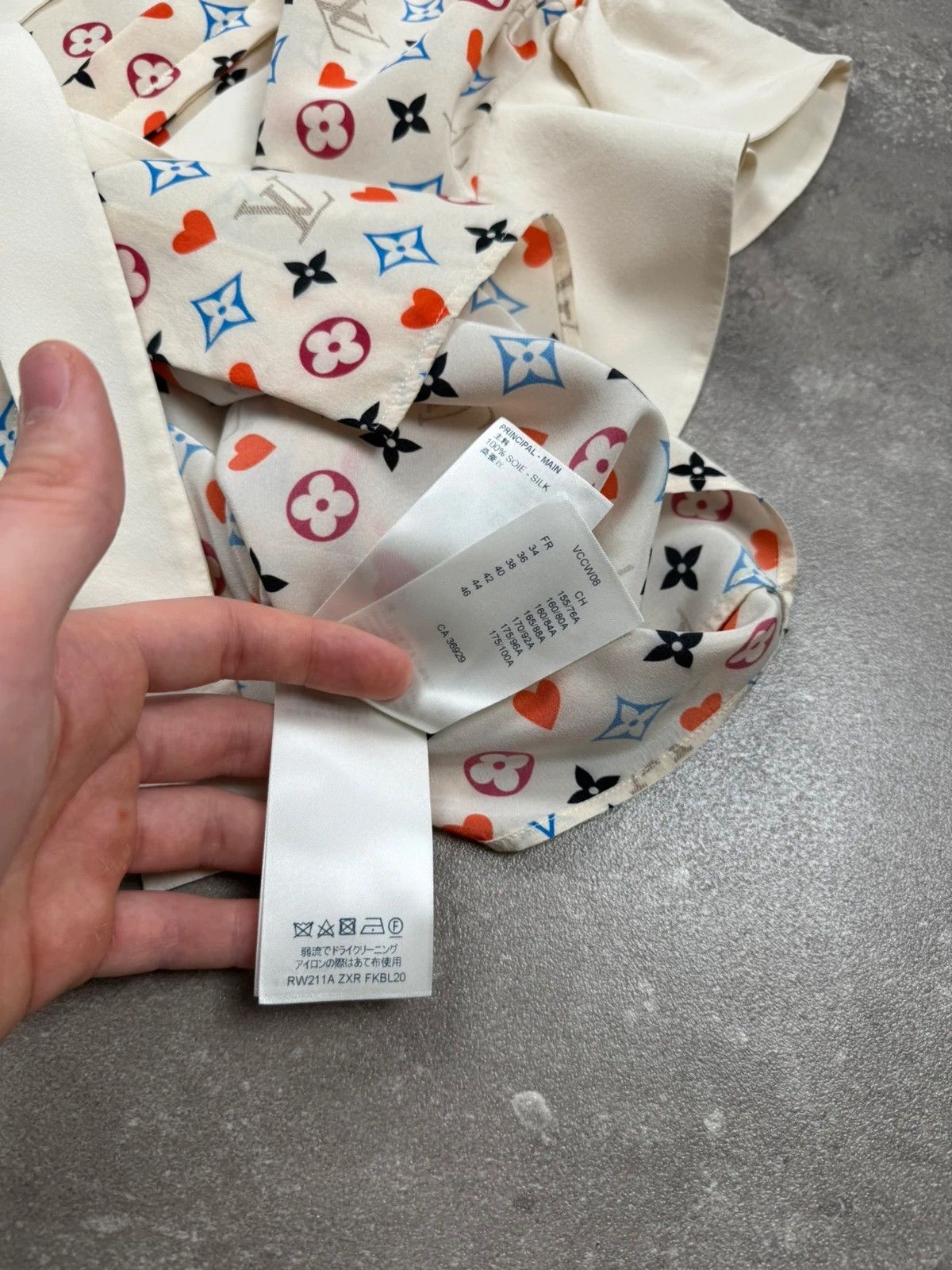 Louis Vuitton Louis Vuitton blouses shirt monogram luxury for Japan 21ss Size L / US 10 / IT 46 - 11 Thumbnail