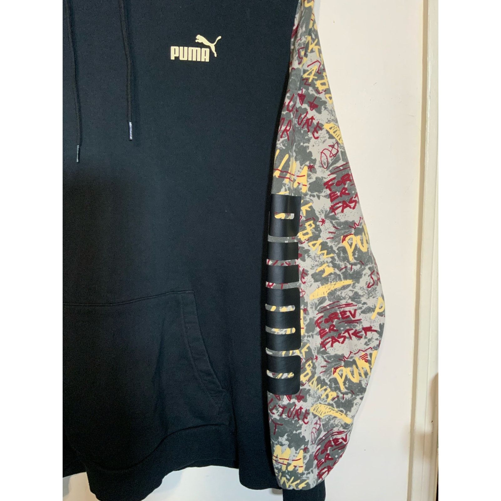 Puma Puma Graffiti Hoodie Sweatshirt Pullover Men's Size XL USED Size US XL / EU 56 / 4 - 5 Thumbnail