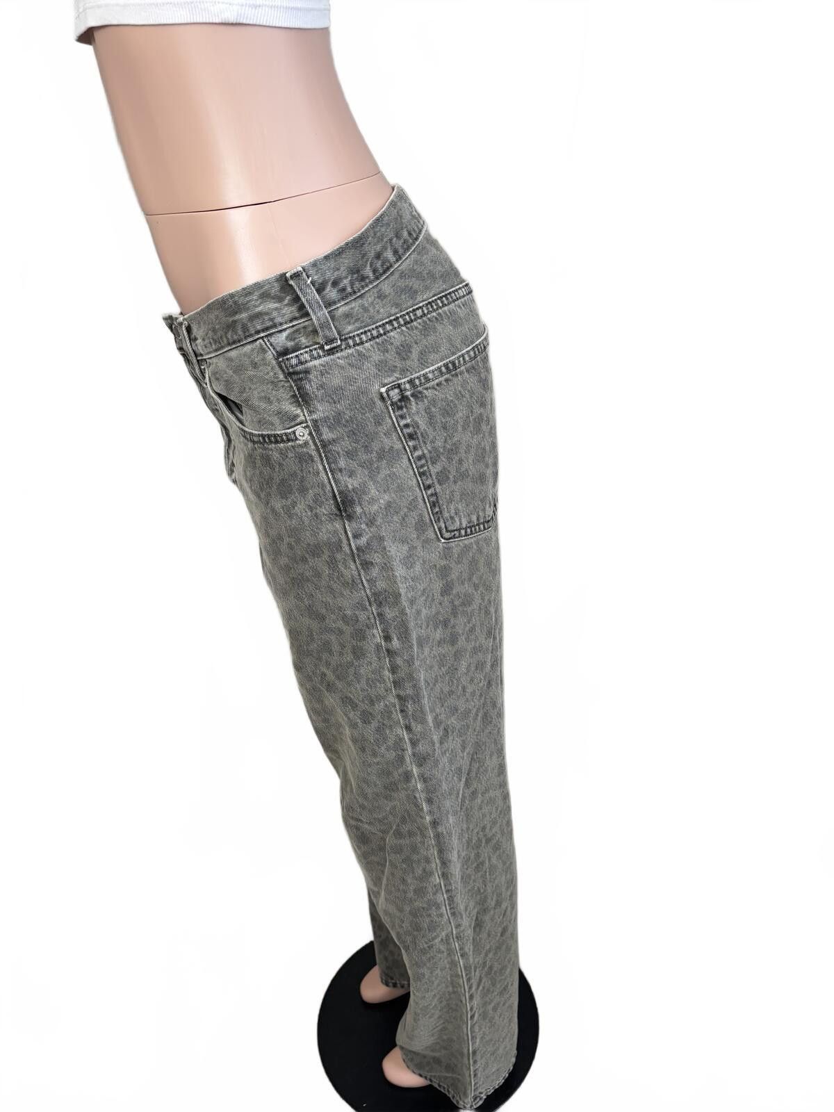 Unknown London Boho Y2K Gray Leopard Print Mid-Rise 90s Baggy Jeans. Size 6 Size 28" / US 6 / IT 42 - 4 Thumbnail
