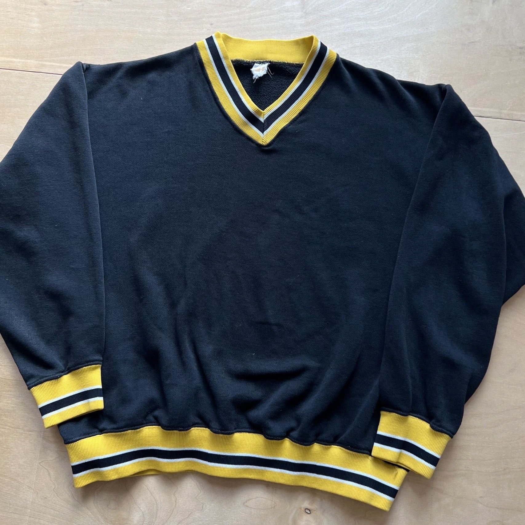 Russell Athletic VINTAGE Russell Athletic Sweatshirt Mens M Black 70s Fleece Pullover V-Neck #Logo Hip Hop Sports Classic Size US M / EU 48-50 / 2 - 7 Thumbnail
