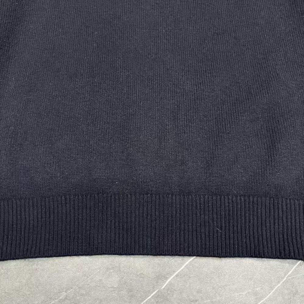 Louis Vuitton louis vuitton logo sweater in navy blue Size US L / EU 52-54 / 3 - 4 Thumbnail