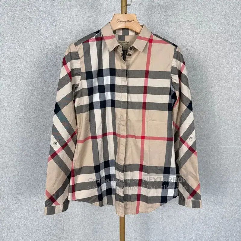 Burberry Burberry Color-Blocked Cotton Shirt for Women. Size XS / US 0-2 / IT 36-38 - 1 Thumbnail