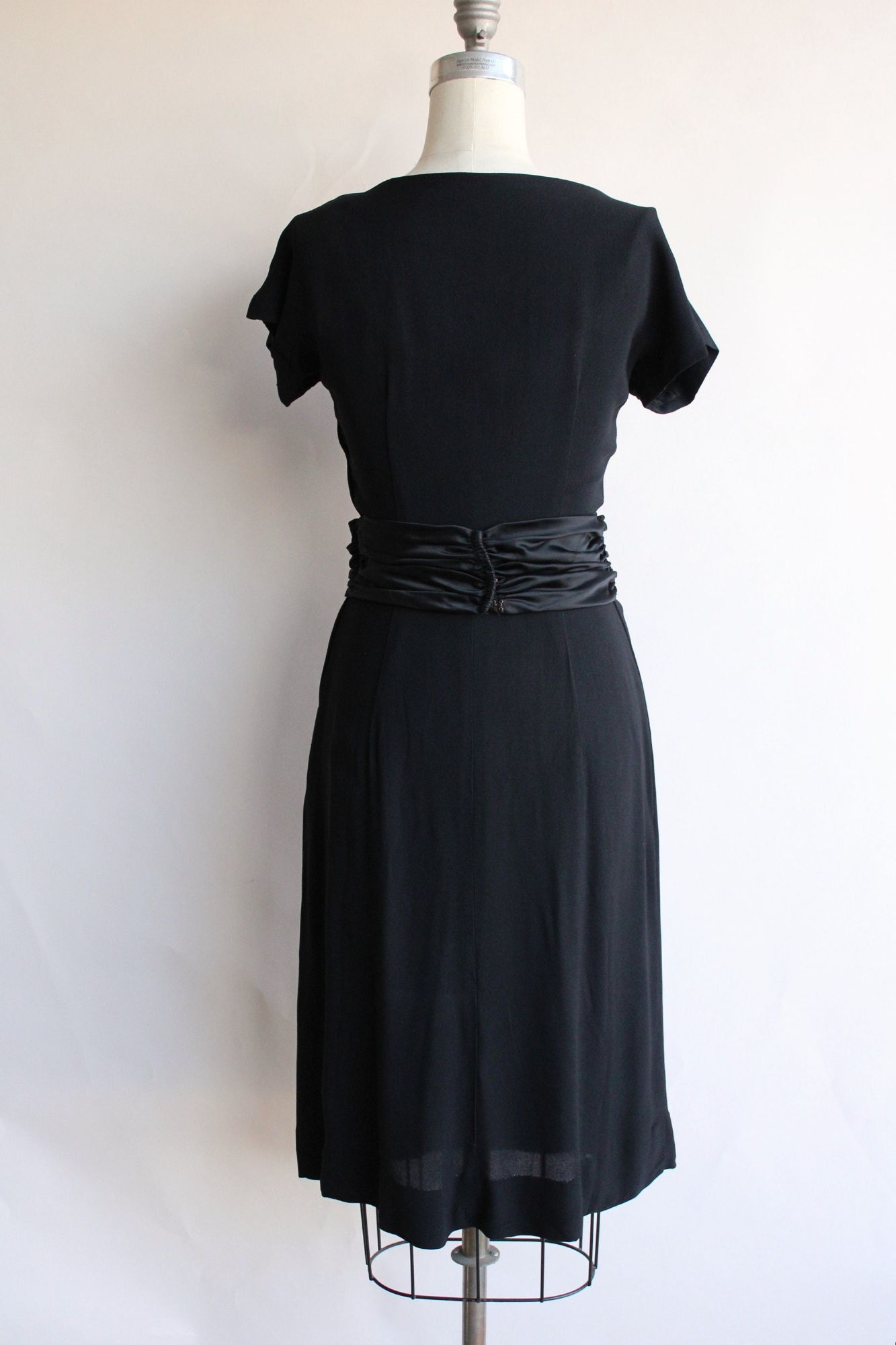 Vintage Vintage 1950s Dress, Black Rayon Dress With Cummerbund Belt Size S / US 4 / IT 40 - 9 Thumbnail