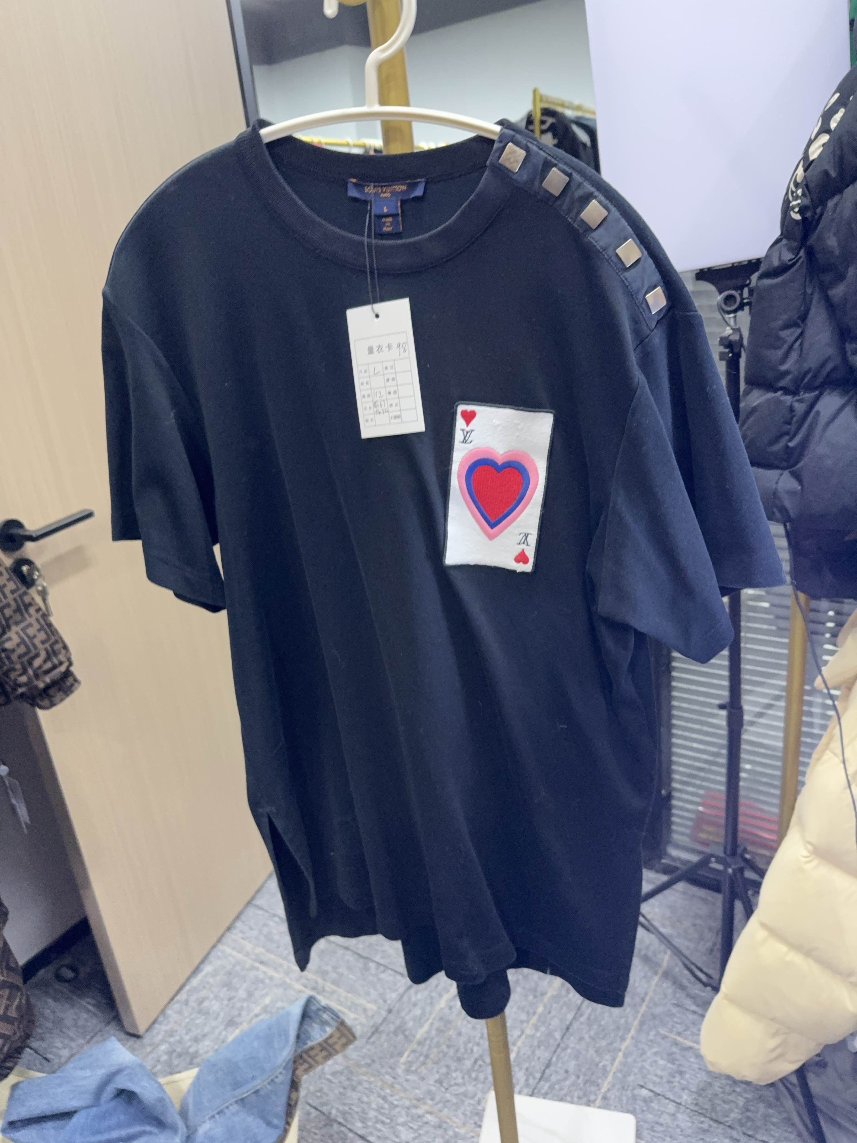 Louis Vuitton Louis Vuitton Playing Card Motif T-Shirt Size L Size L / US 10 / IT 46 - 1 Thumbnail