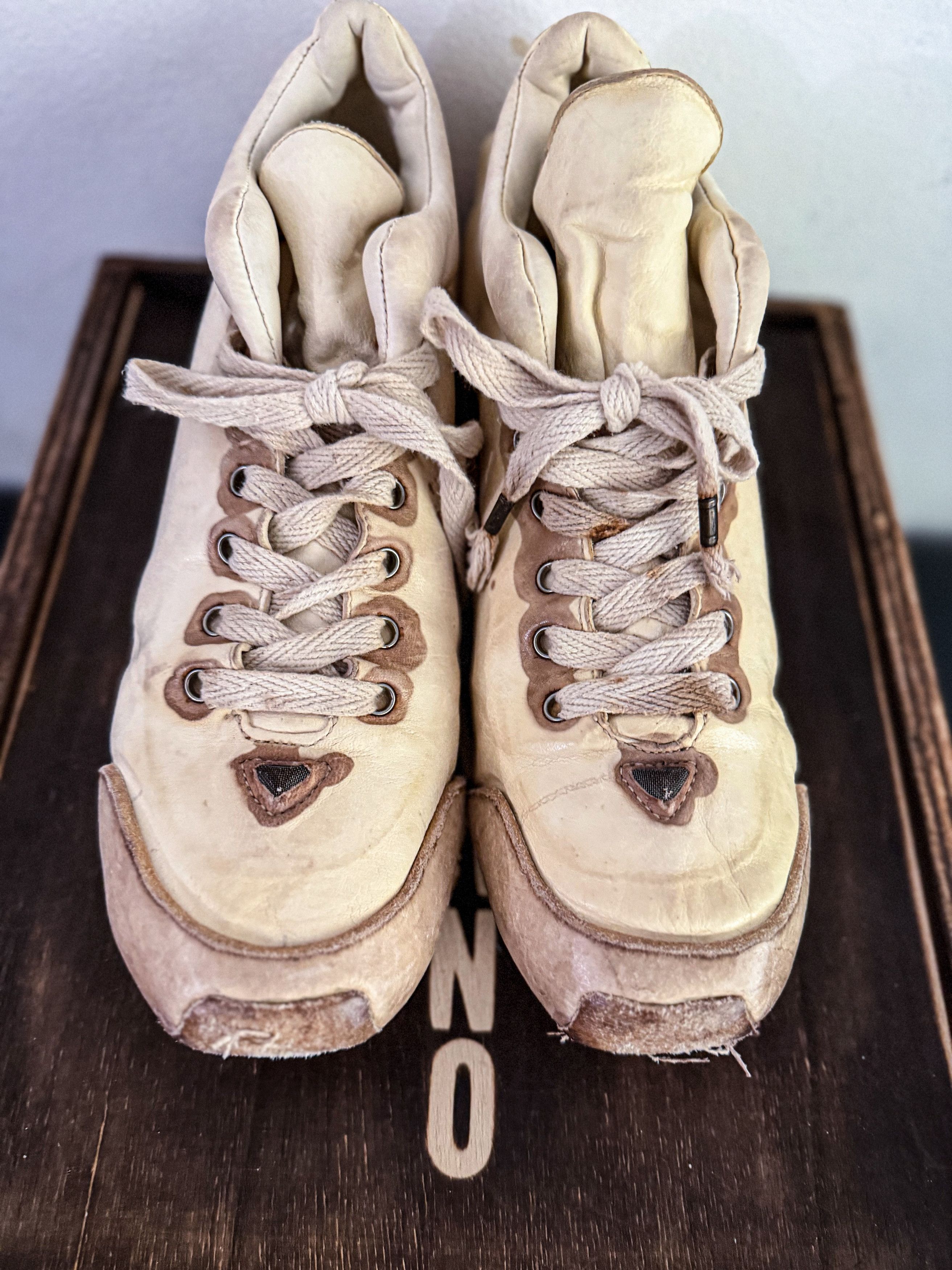 Nihomano Sculpted Handmade Natural Leather Sneakers Size US 9 / EU 42 - 5 Thumbnail