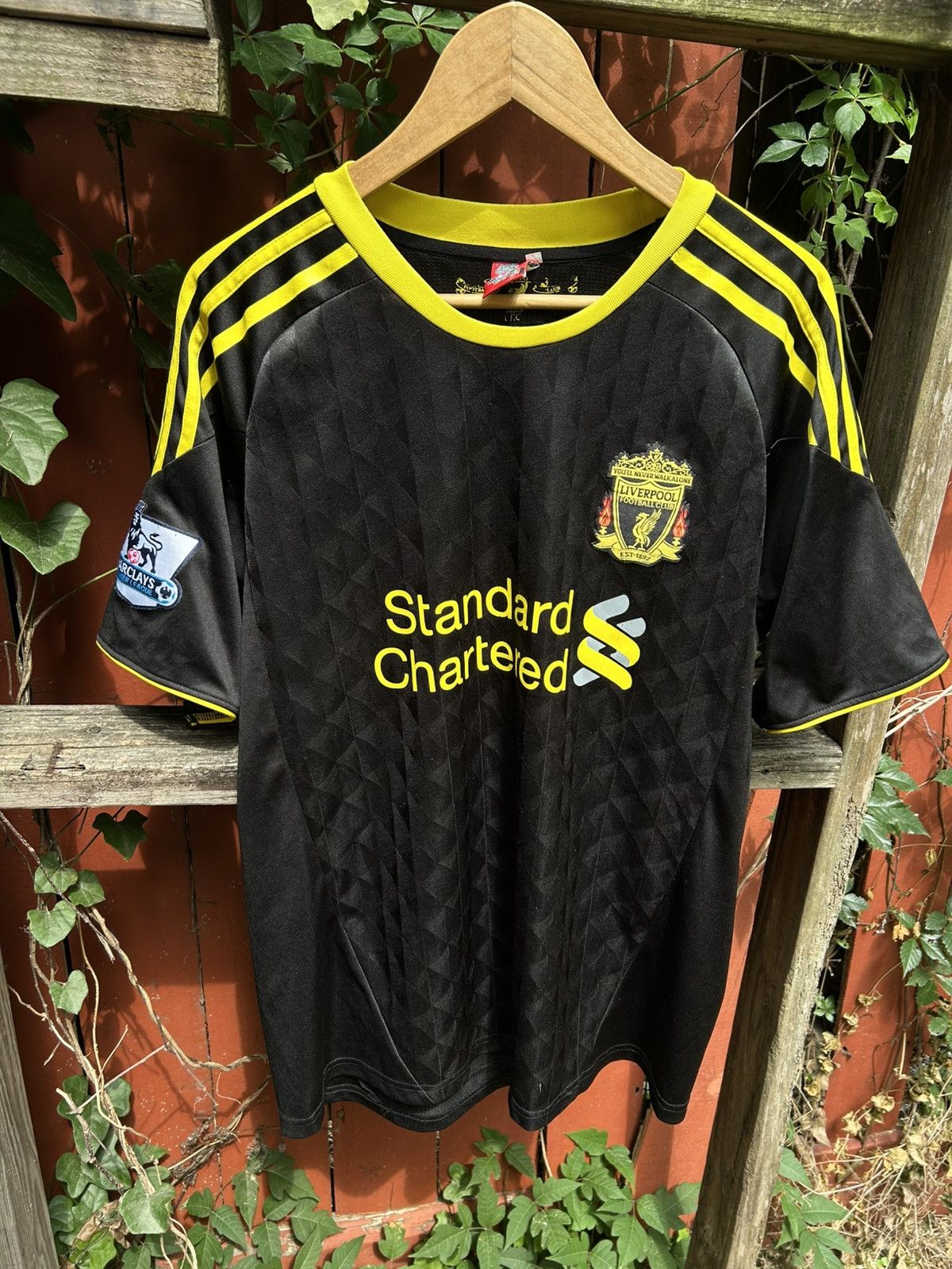 Other LIVERPOOL F.C 20102011 THIRD FOOTBALL SHIRT SOCCER sz XL MEN Size US XL / EU 56 / 4 - 1 Thumbnail