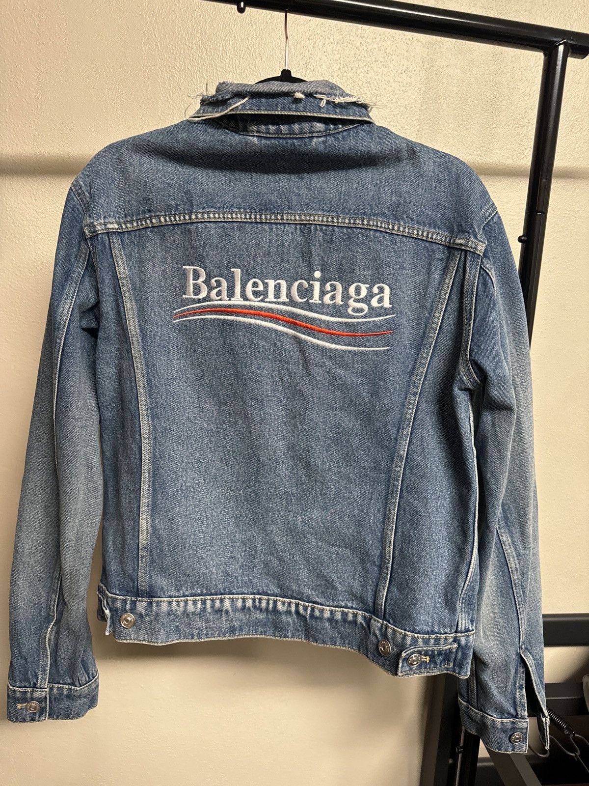 Balenciaga Balenciaga Distressed collar denim jacket Size US S / EU 44-46 / 1 - 2 Thumbnail