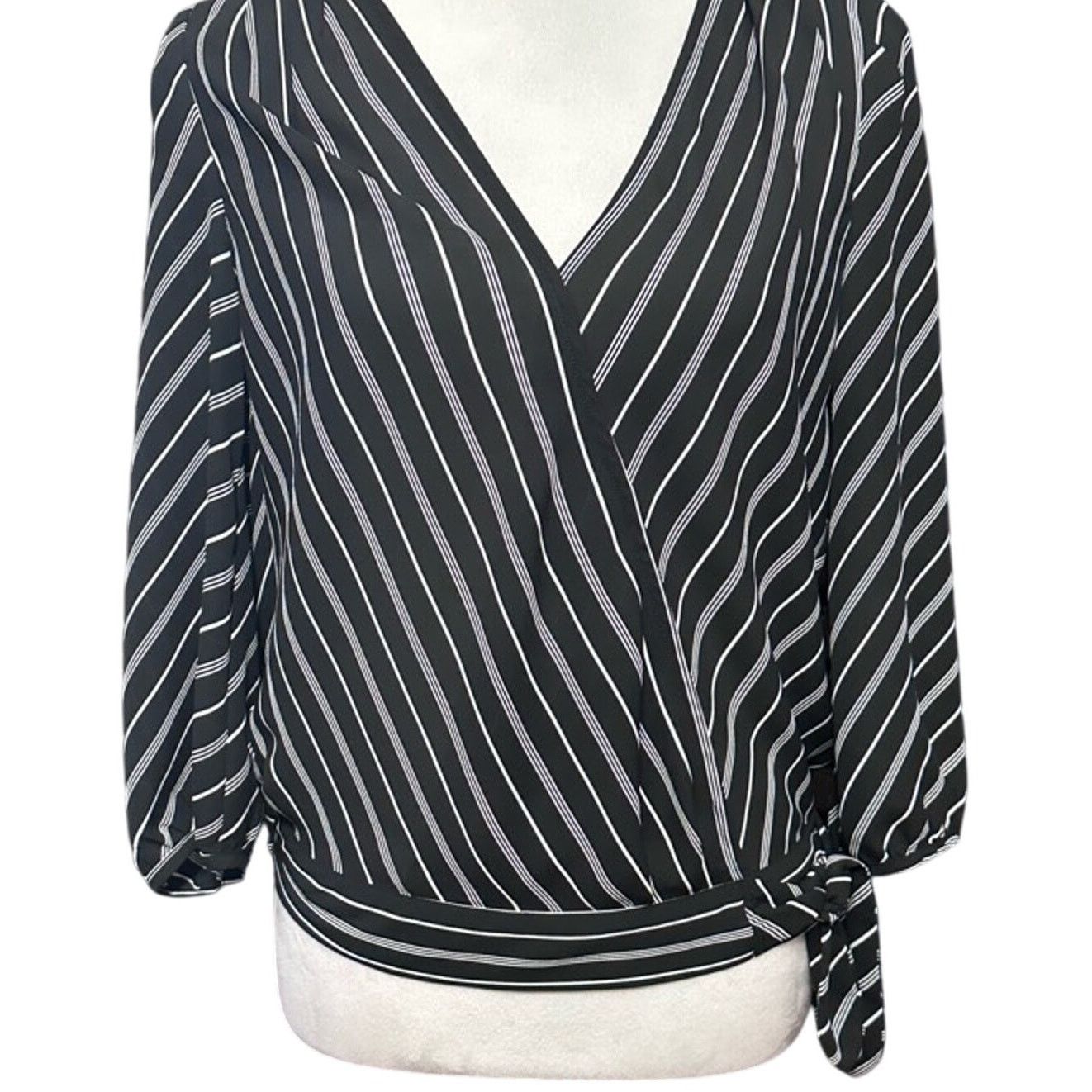 Loft Loft Faux Wrap Top Surplice Neckline Black White Women's XS Size XS / US 0-2 / IT 36-38 - 3 Thumbnail