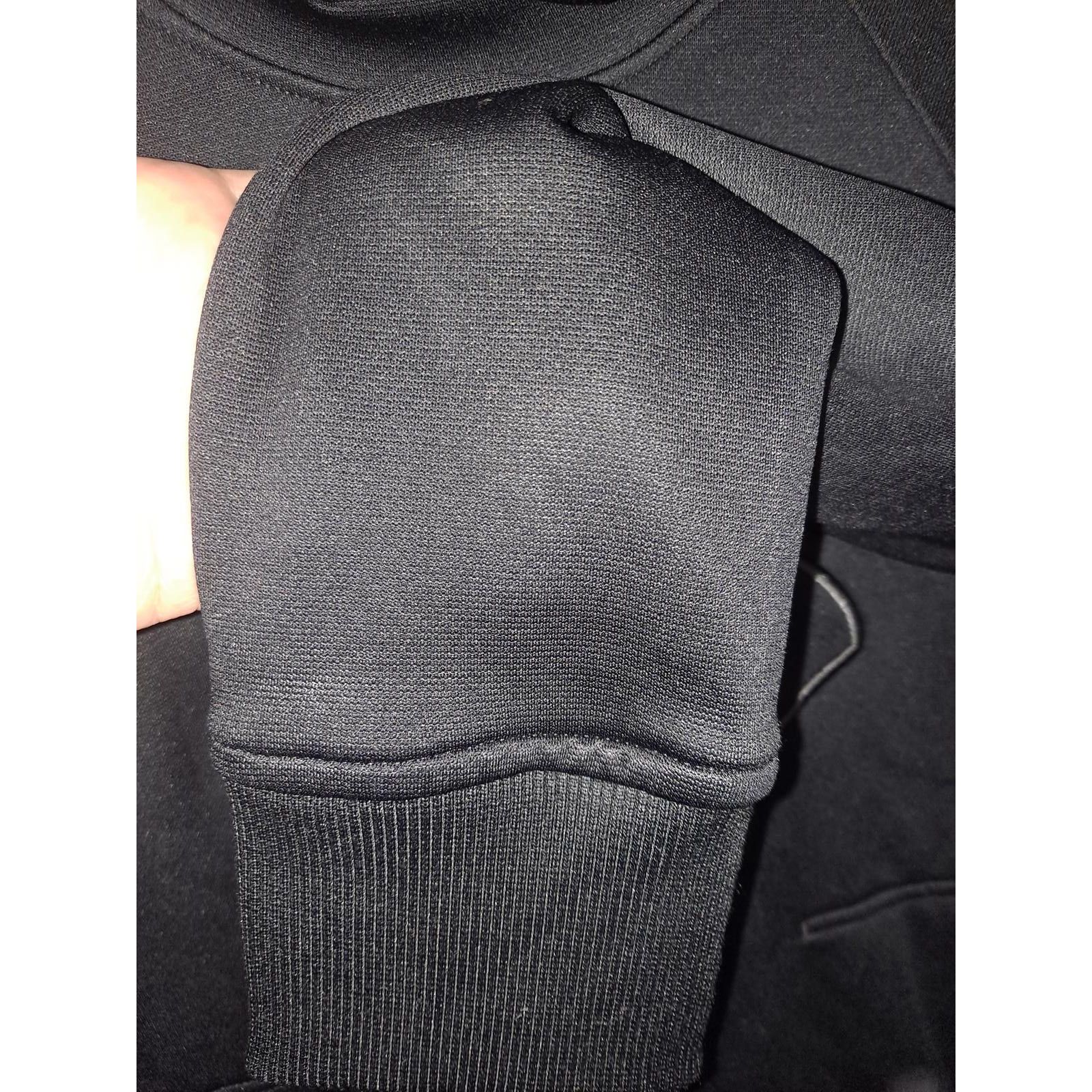 Under Armour Under Armour Black with Logo on the Front Hooded Sweatshirt Size US S / EU 44-46 / 1 - 2 Thumbnail