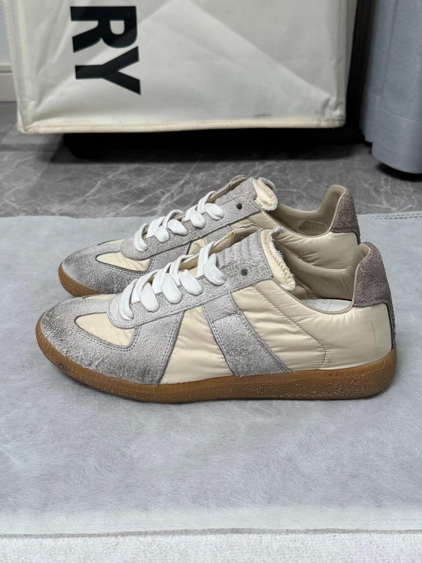 Maison Margiela Maison Margiela 25SS Dirty Replica Sneakers K6 Size US 6 / IT 36 - 1 Thumbnail
