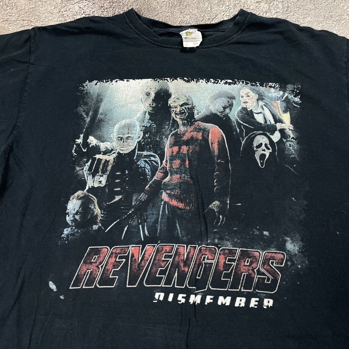 Vintage Vintage Y2K Revengers Graphic Tee Horror Streetwear Faded L Size US L / EU 52-54 / 3 - 4 Thumbnail
