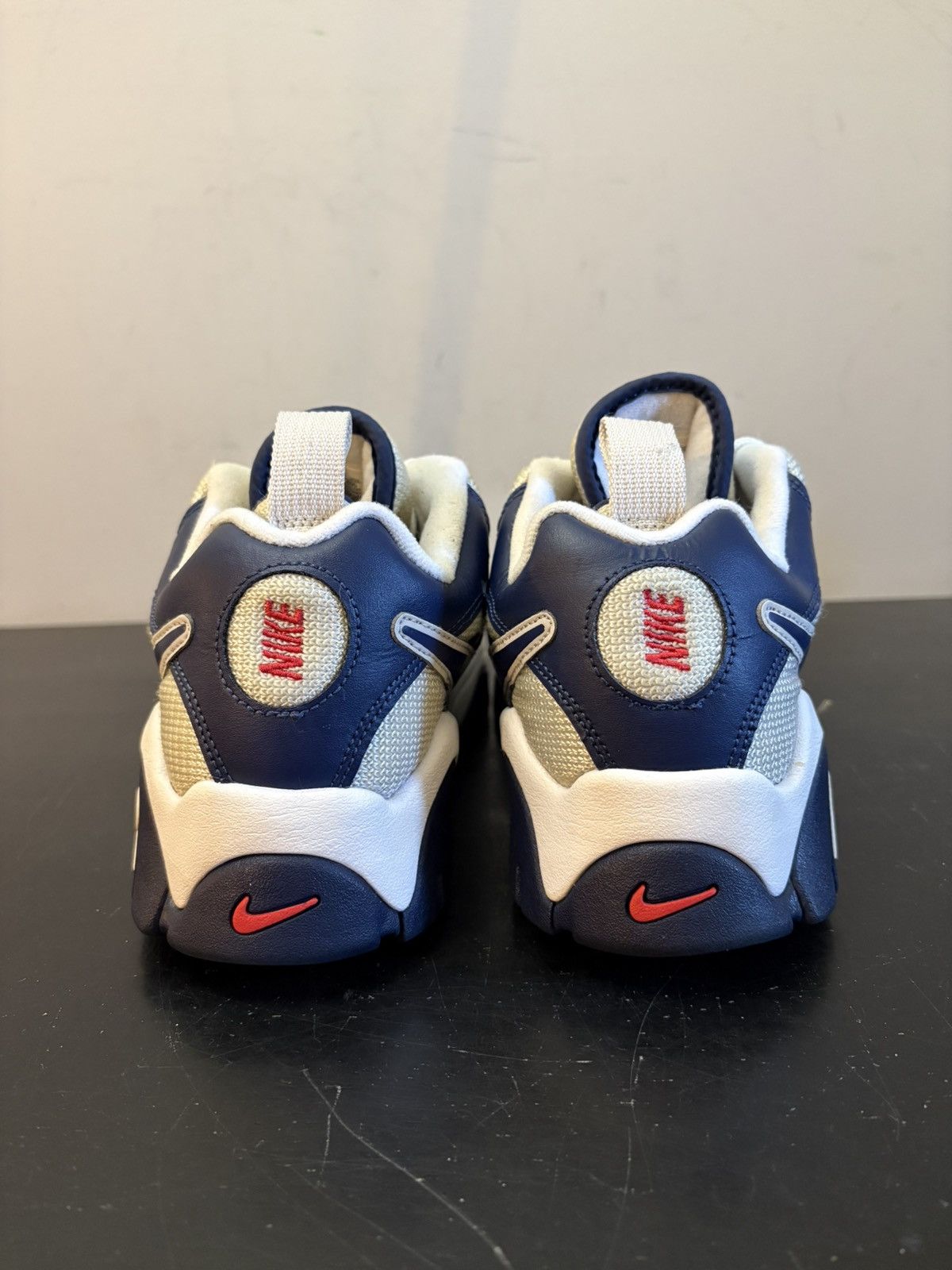 Nike Nike Air Barrage Low USA 2020 Size US 10 / EU 43 - 5 Thumbnail