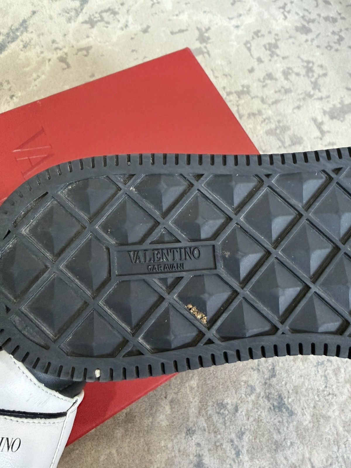 Valentino Valentino One Stud Sneaker size 42 Size US 9 / EU 42 - 8 Thumbnail