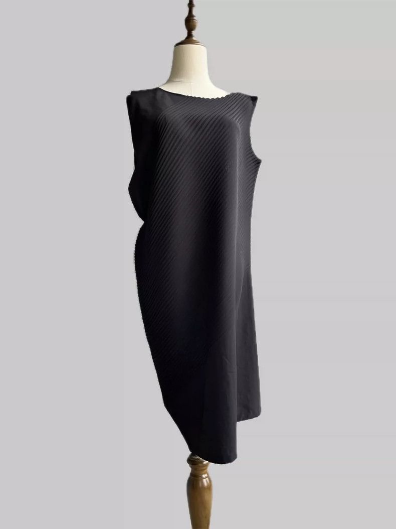 Issey Miyake Issey Miyake Asymmetrical dress Size M / US 6-8 / IT 42-44 - 1 Thumbnail
