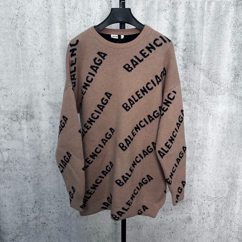 Balenciaga Balenciaga Brown barrage full printed logo sweater Size US S / EU 44-46 / 1 - 1 Thumbnail