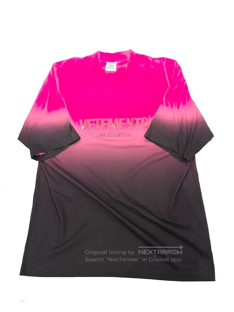 Vetements Vetements Gradient Pink Lettering Short Sleeve Size US S / EU 44-46 / 1 - 1 Thumbnail