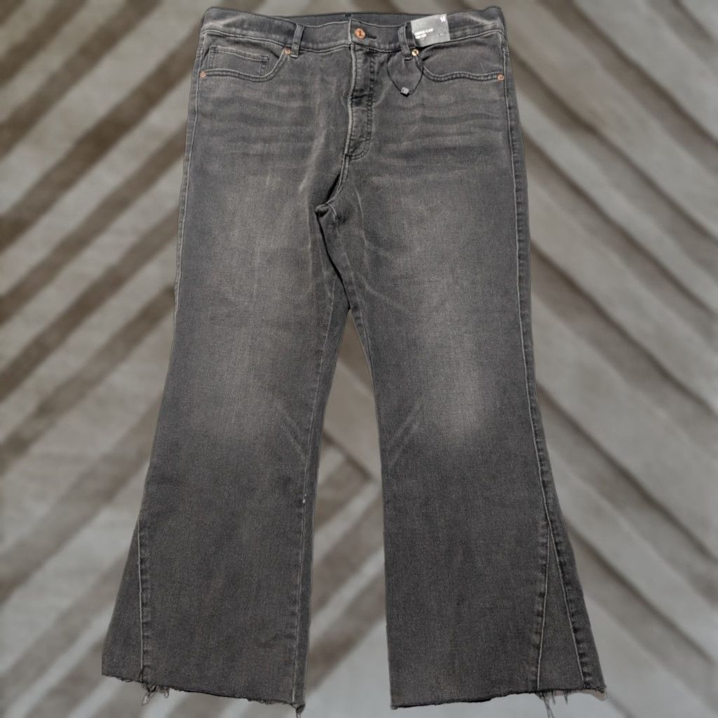 Express EXPRESS Cropped Flare High Rise - Women 14 Denim Jeans NEW Black 5-Pocket Dark Wash High Rise Womens Jeans Size 36" / US 14 / IT 50 - 1 Thumbnail