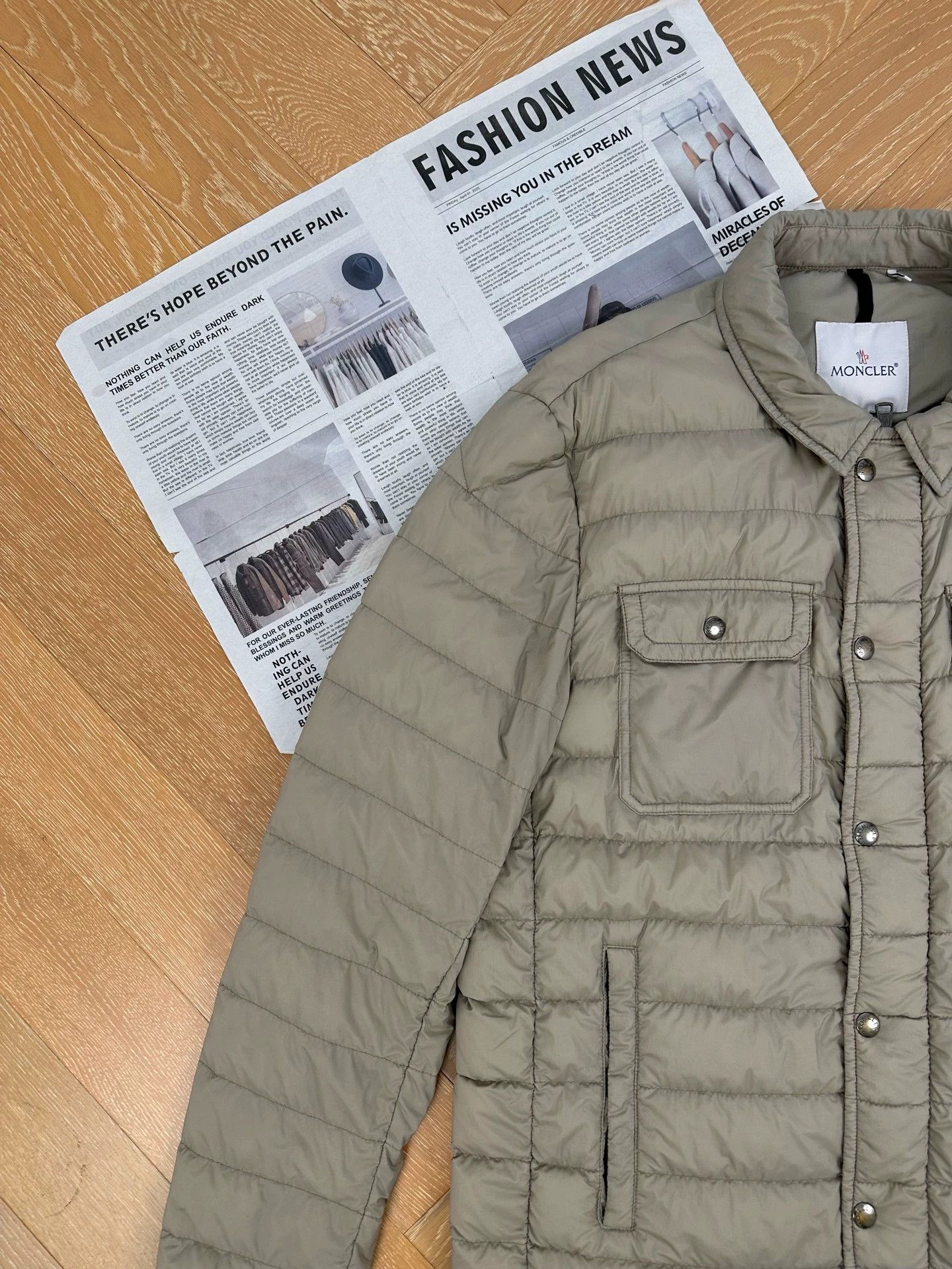 Moncler Moncler Men's Lapel Button Puffer Jacket Olive Green Size US XL / EU 56 / 4 - 6 Thumbnail