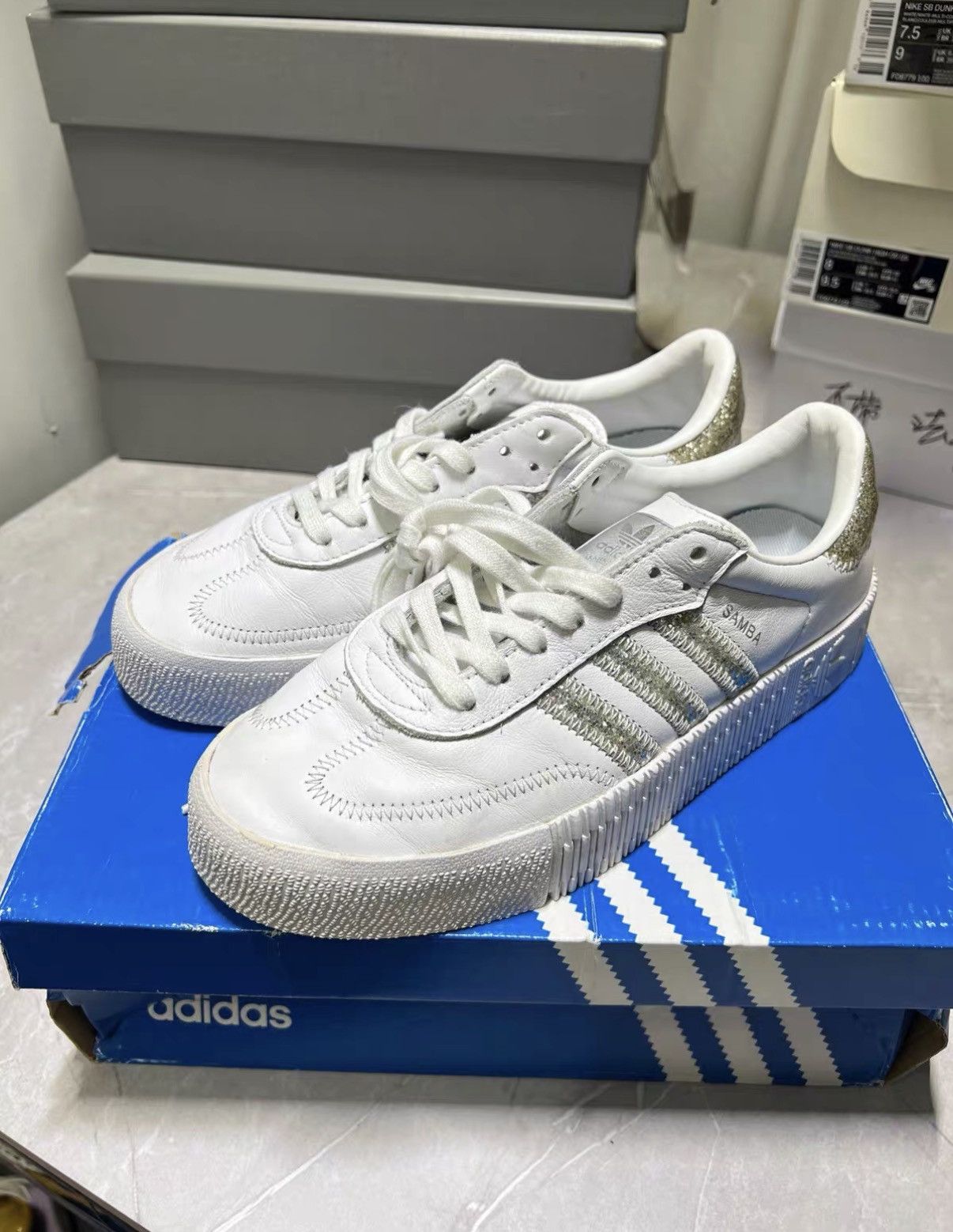 Adidas Adidas Samba Silver & White J42 Size US 7 / IT 37 - 3 Thumbnail