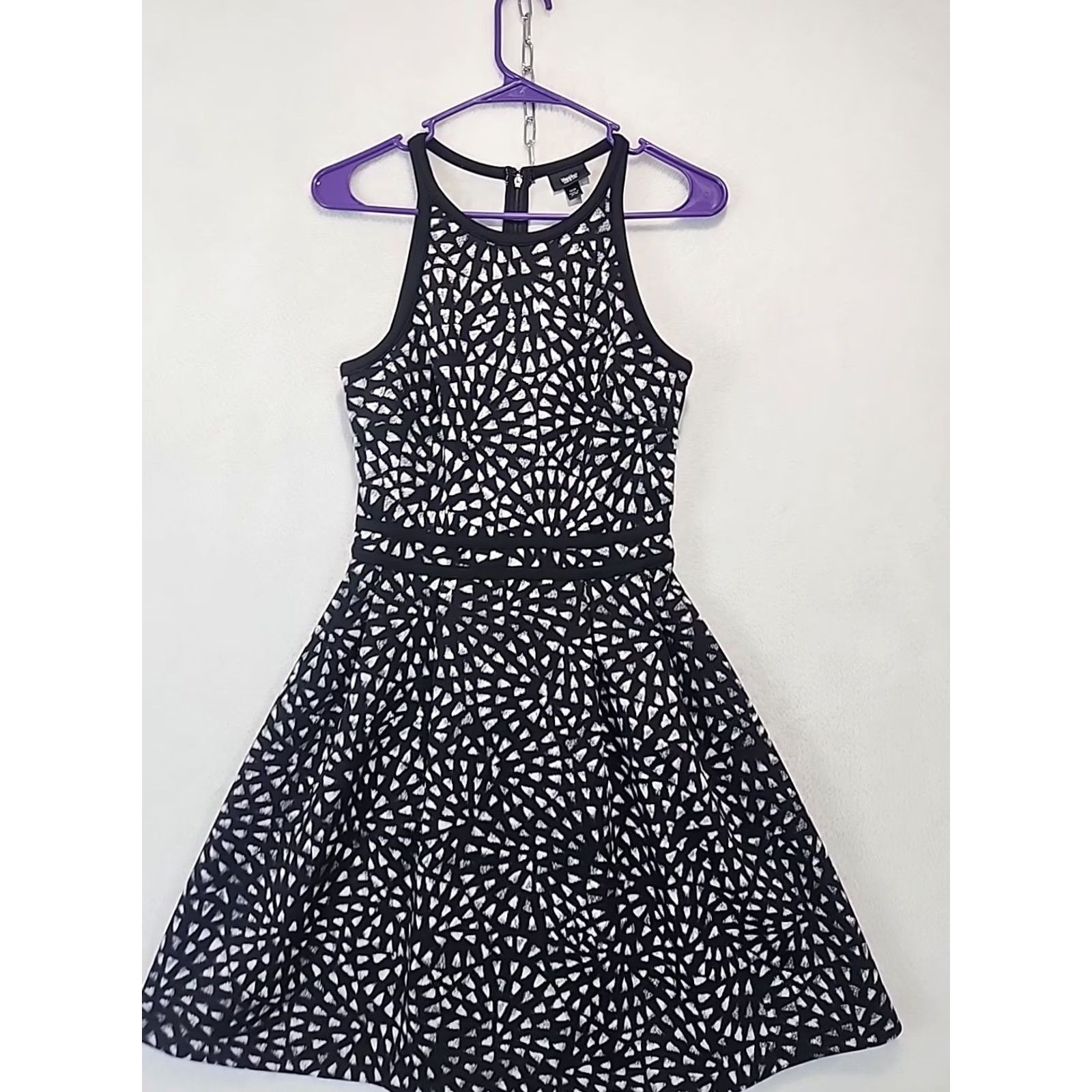 Mossimo Mossimo Geometric Print A-line Mini Dress Black White Women's XS Sleeveless Round Neck Zip Glitter Lined Casual Office Party/Cocktail Vintage No Size XS / US 0-2 / IT 36-38 - 2 Thumbnail