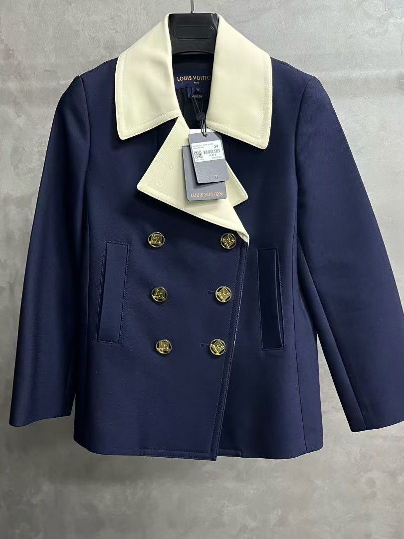 Louis Vuitton Louis Vuitton Contrast Collar Double Breasted Jacket 34 Size XS / US 0-2 / IT 36-38 - 1 Thumbnail