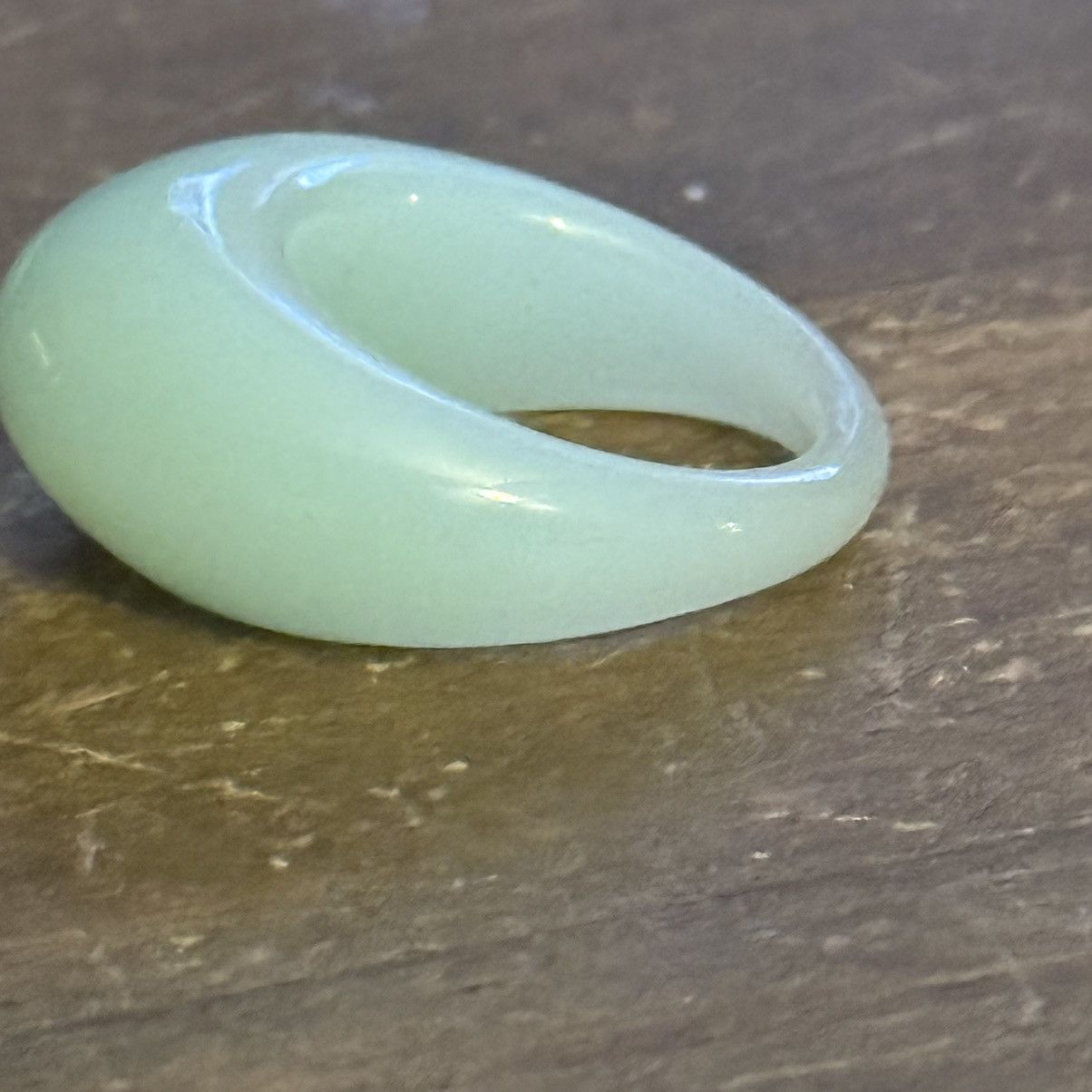 Vintage Vintage pale green lucite dome ring Size ONE SIZE - 7 Thumbnail