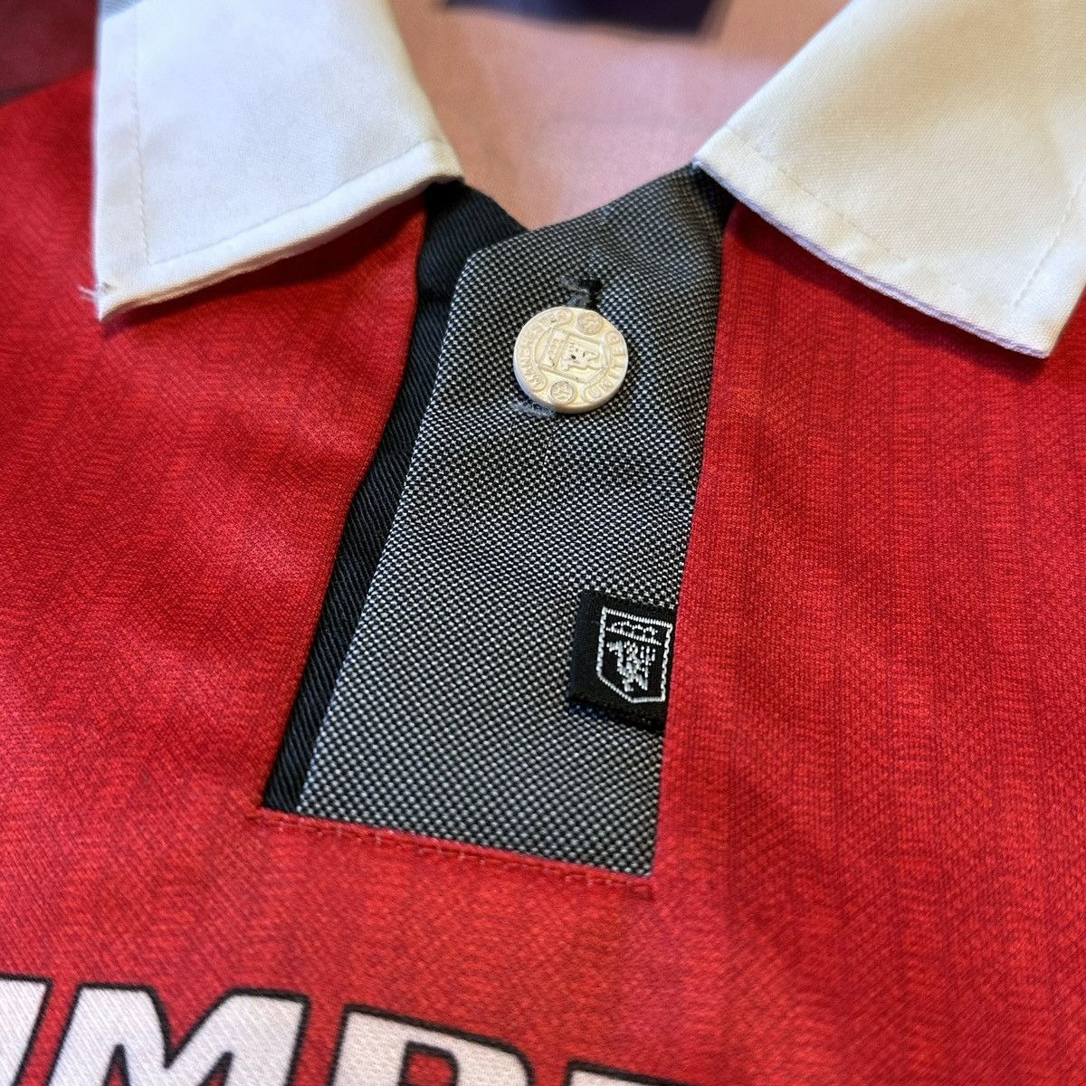 Umbro × Vintage Cantona 7 Manchester United Umro Sharp Jersey Size US L / EU 52-54 / 3 - 4 Thumbnail