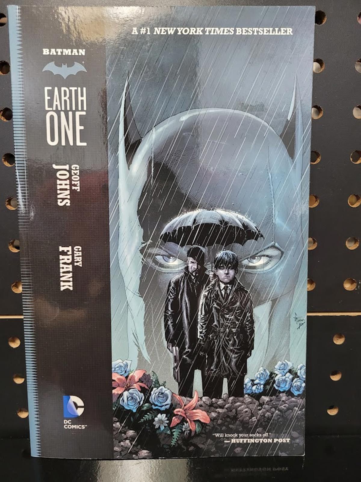 DC Comics Batman: Earth One Vol 1 HC 1st Printing Johns NM Size ONE SIZE - 1 Thumbnail