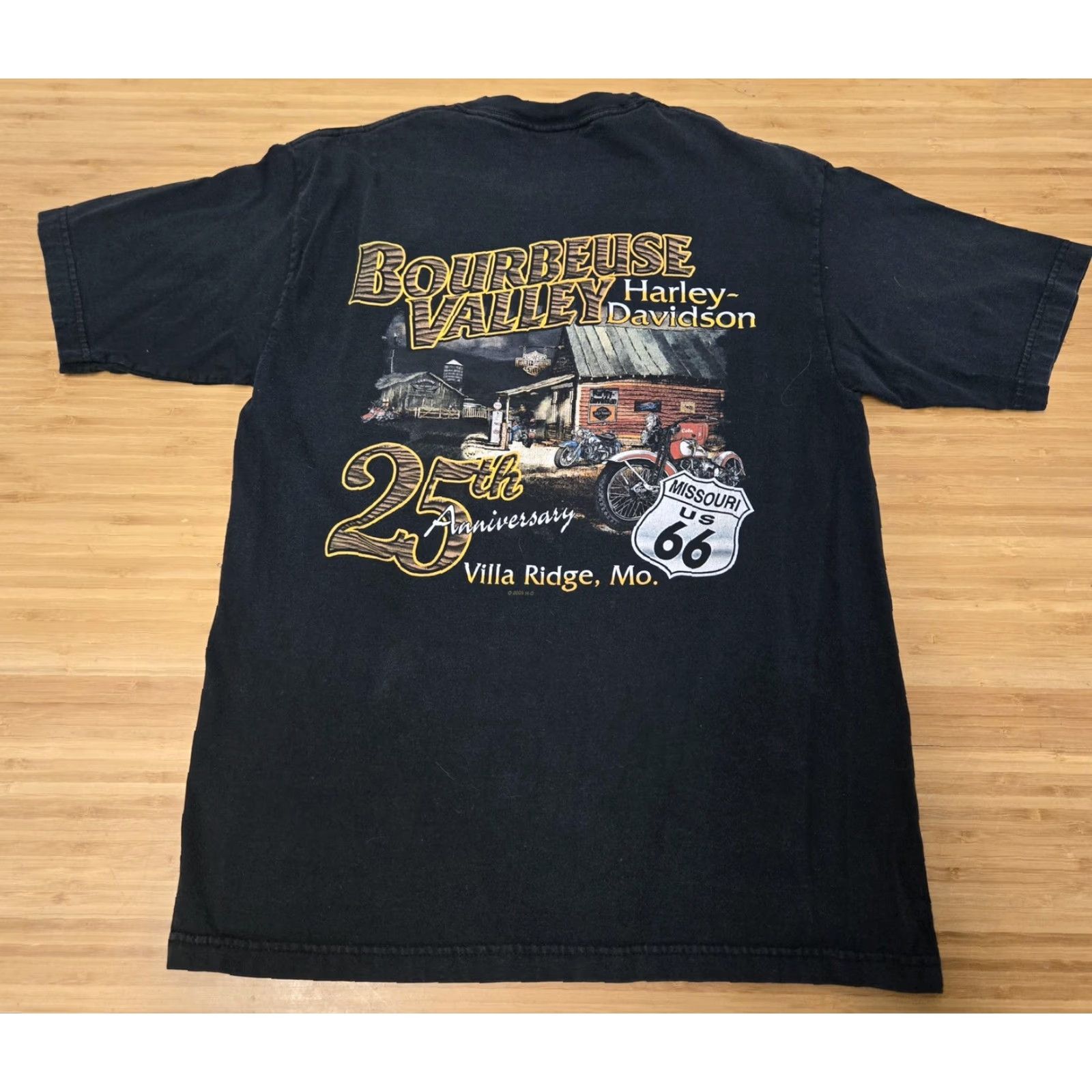 Harley Davidson VINTAGE Harley-Davidson Shirt Mens M Black Eagle Lightning 25th Anniversary 2005 Villa Ridge MO T-Shirt Mens Size US M / EU 48-50 / 2 - 4 Thumbnail
