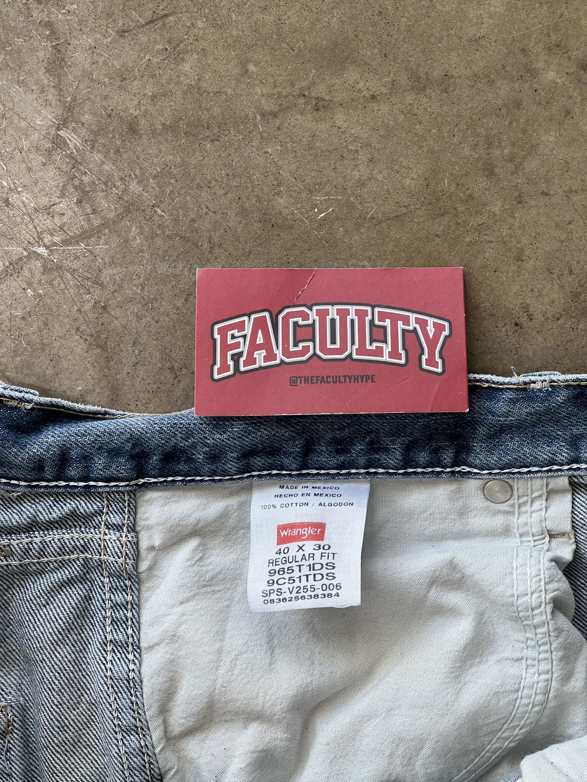 Vintage × Wrangler Wrangler Jeans Distressed Leg Opening Sz. 40x30 Size US 40 / EU 56 - 3 Thumbnail