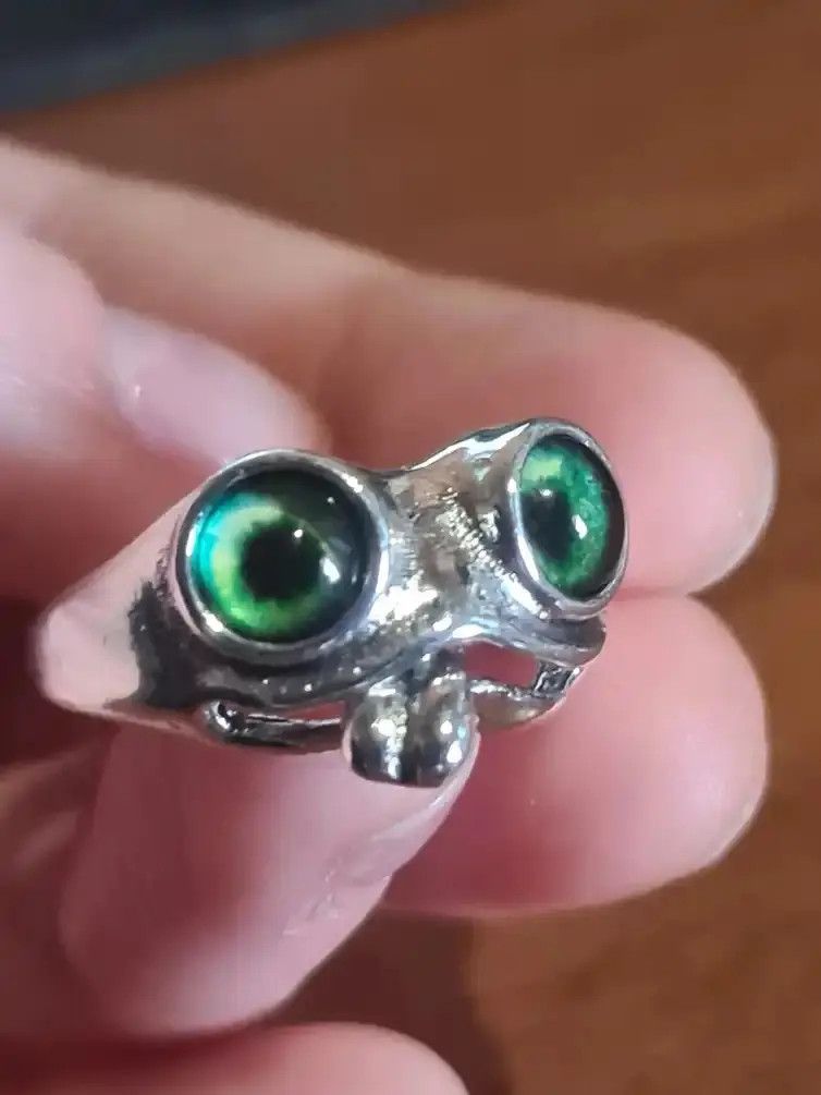 Jewelry Green Eye Toad Adjustable Ring Size ONE SIZE - 1 Thumbnail