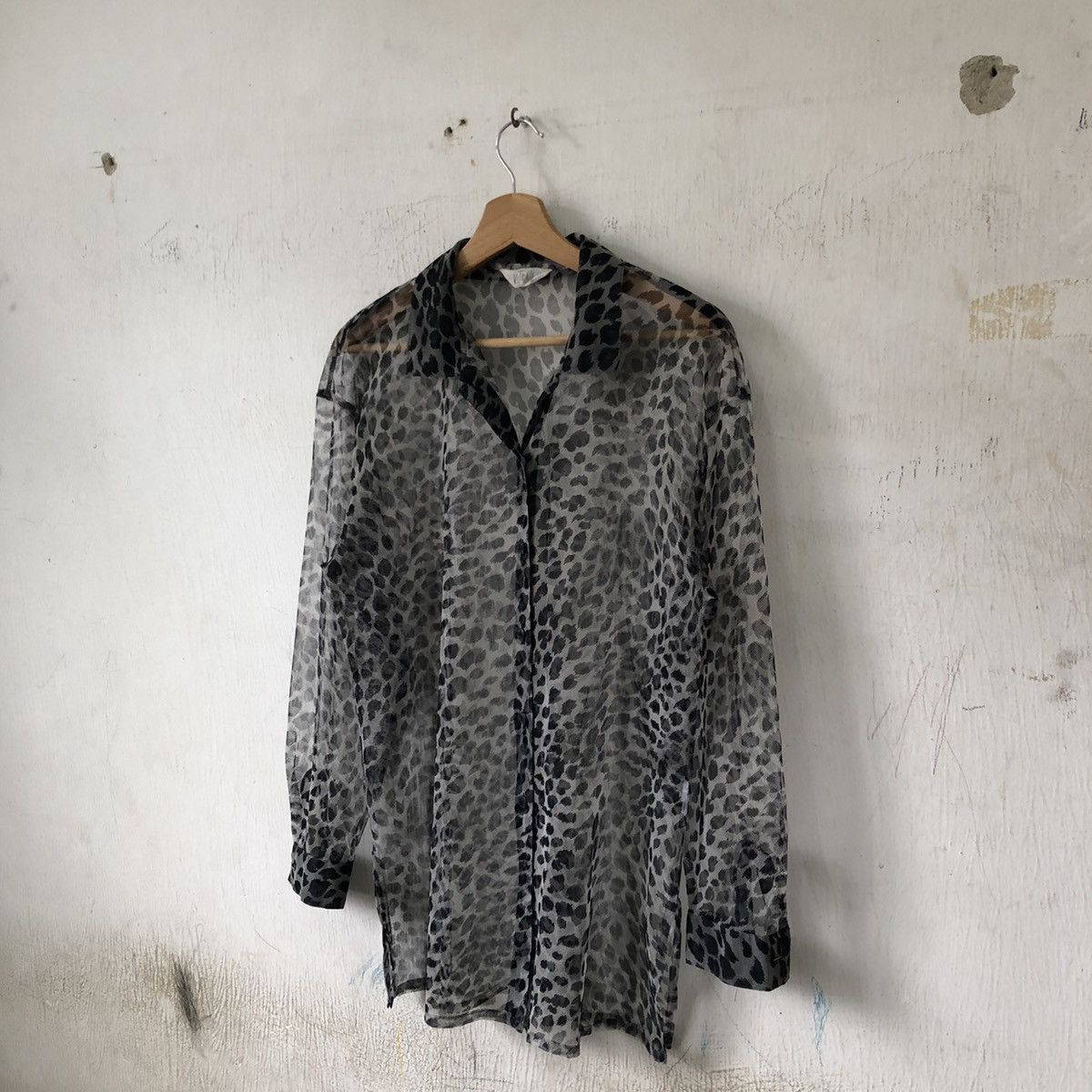 Japanese Brand Vintage FishNet Vitrail Leopard Monogram Shirt 🍒 Size US M / EU 48-50 / 2 - 1 Thumbnail