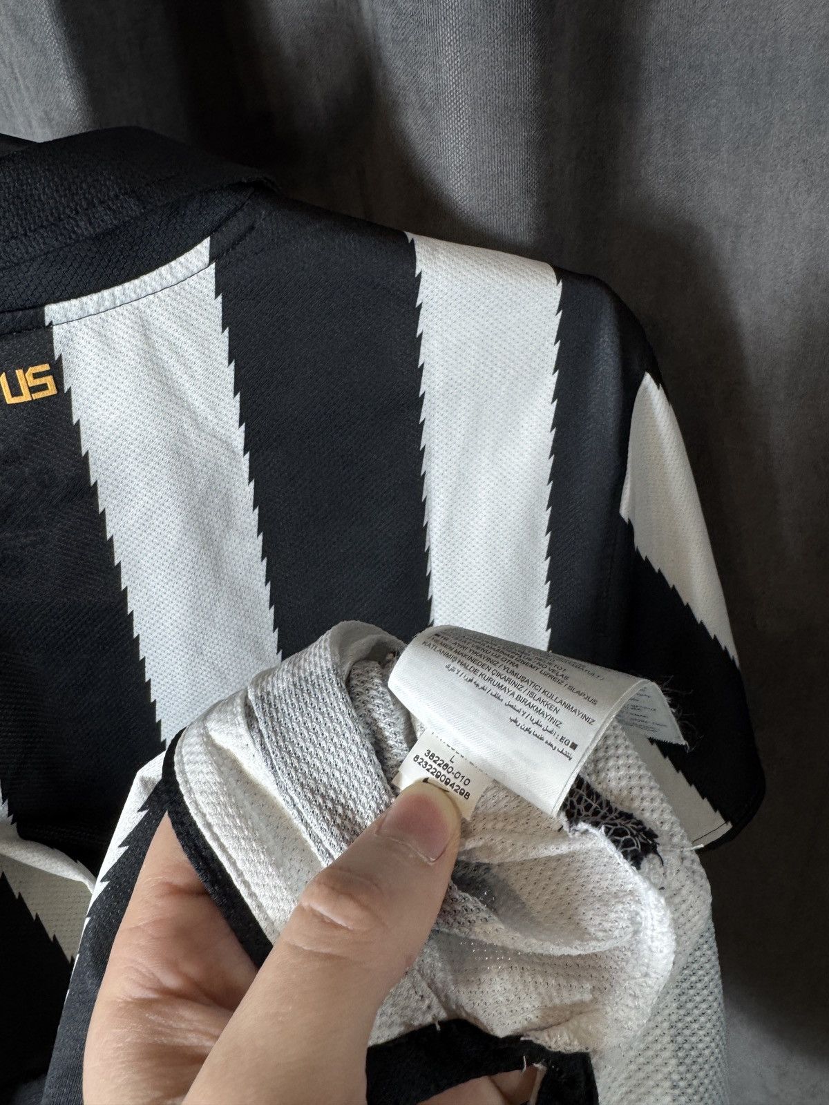 Vintage 2010 2011 Juventus Italy Vintage Nike Home Kit Soccer Jersey Size US L / EU 52-54 / 3 - 5 Thumbnail