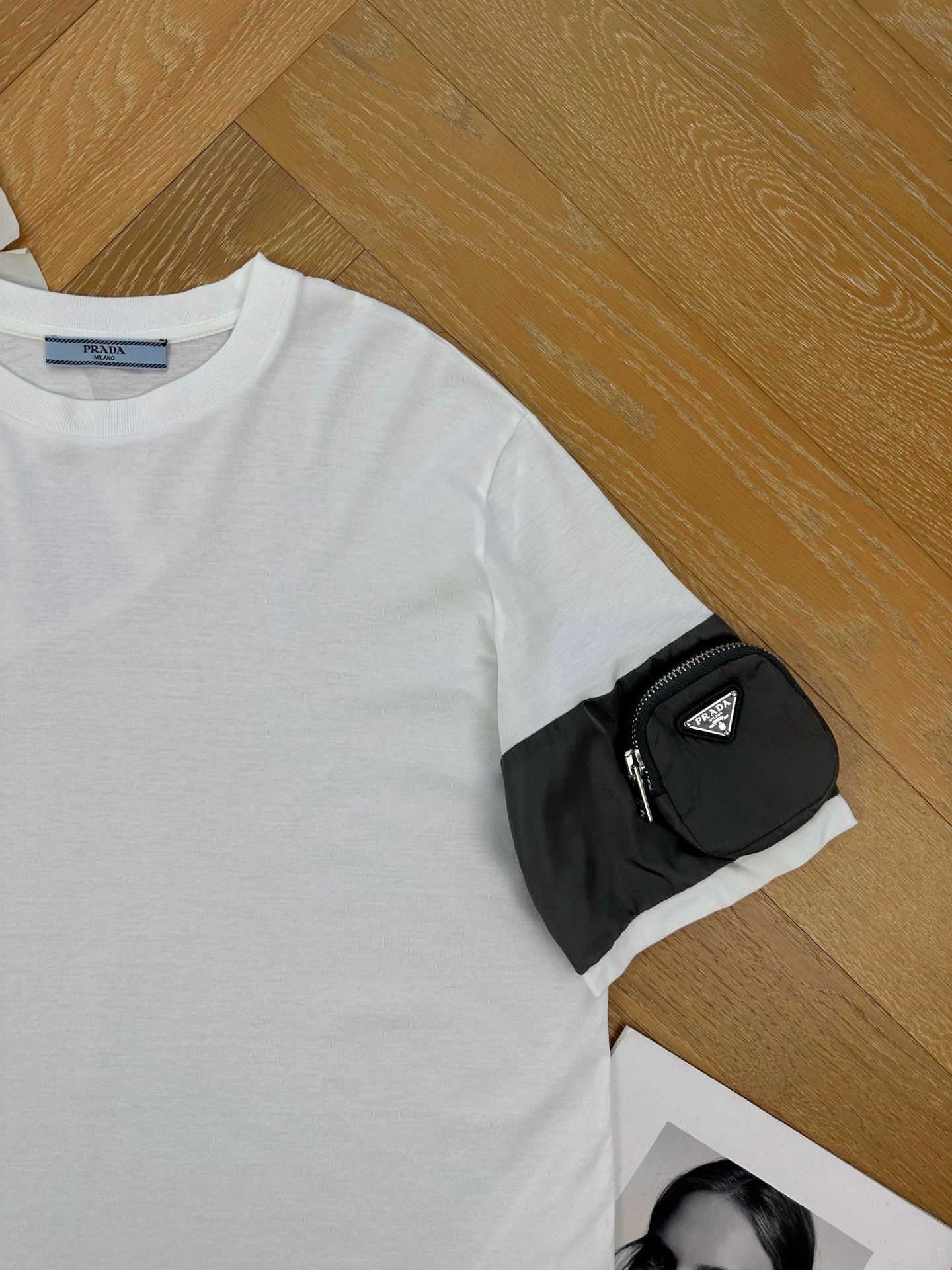 Prada PRADA triangle logo pocket s/s unisex white tee Size M / US 6-8 / IT 42-44 - 5 Thumbnail