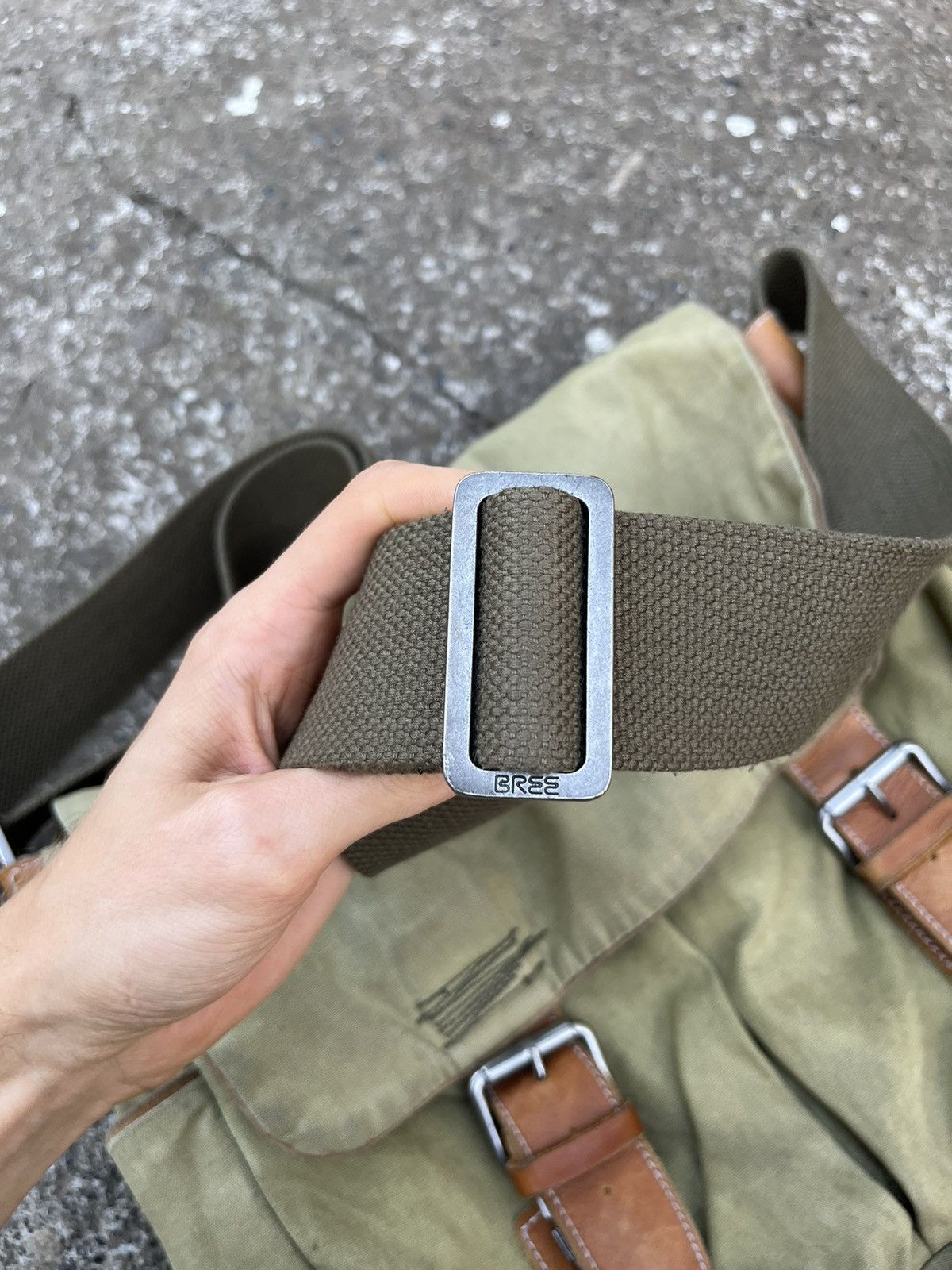 Japanese Brand Vintage Bree Waxed Canvas Japanese Style Crossbody Bag Size ONE SIZE - 6 Thumbnail